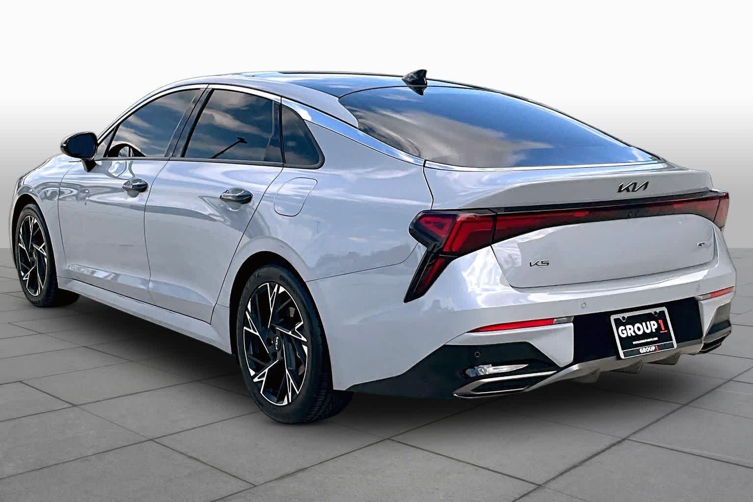2025 Kia K5 photo 10 of 31
