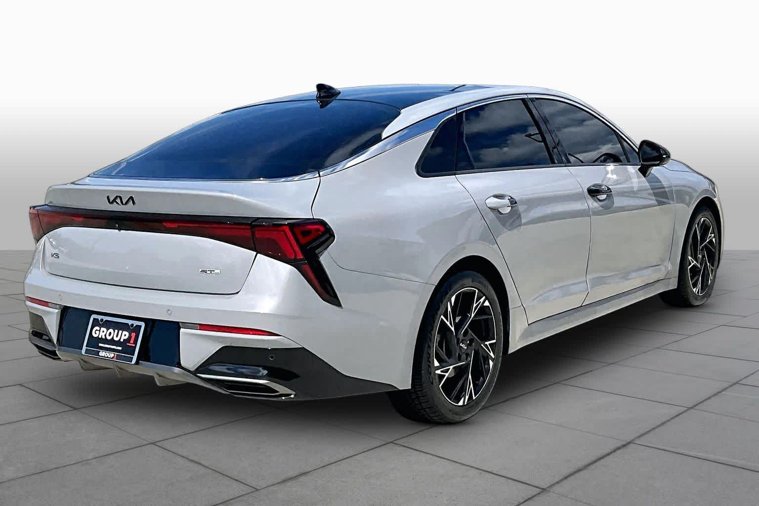 2025 Kia K5 photo 11 of 31