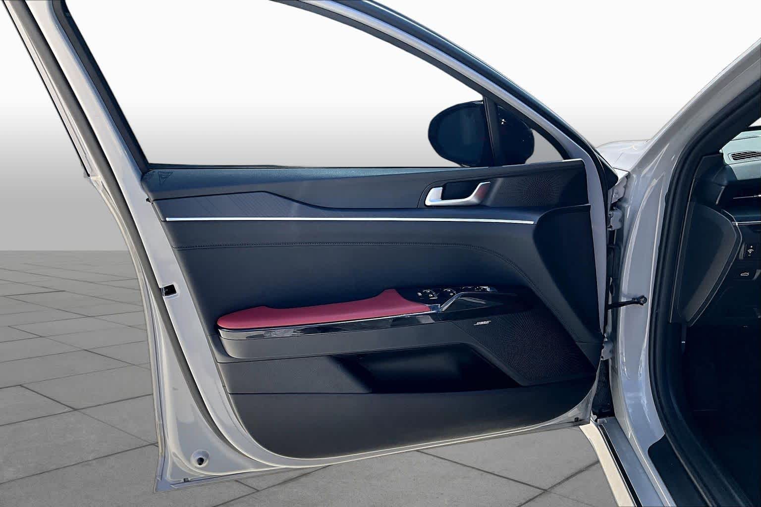 2025 Kia K5 photo 19 of 31
