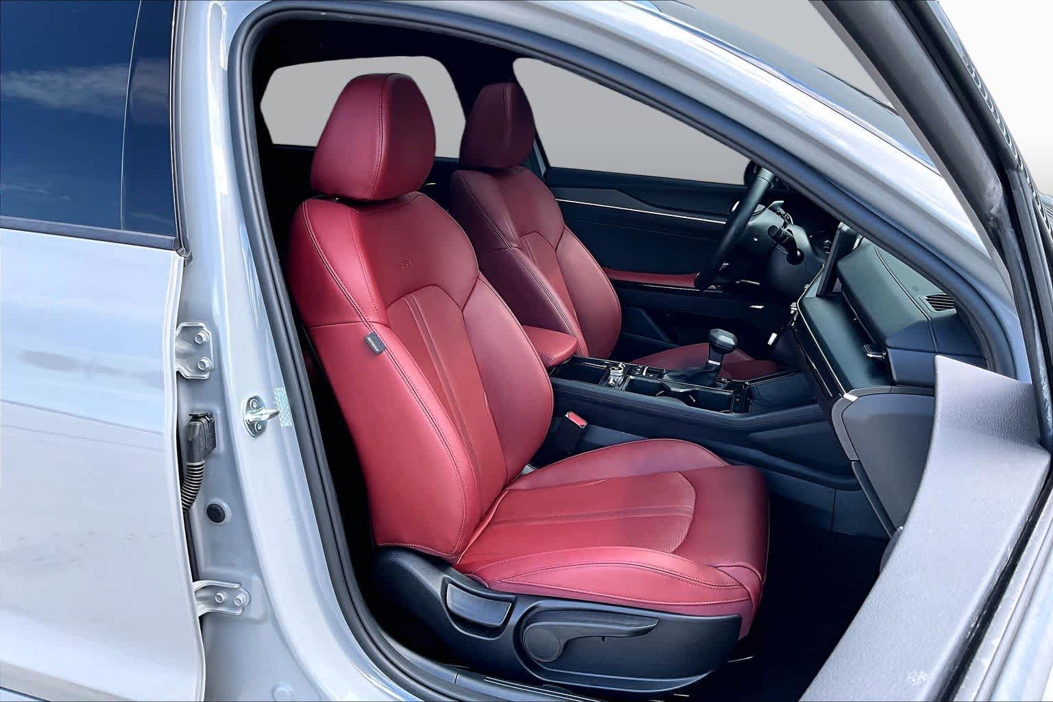 2025 Kia K5 photo 9 of 31