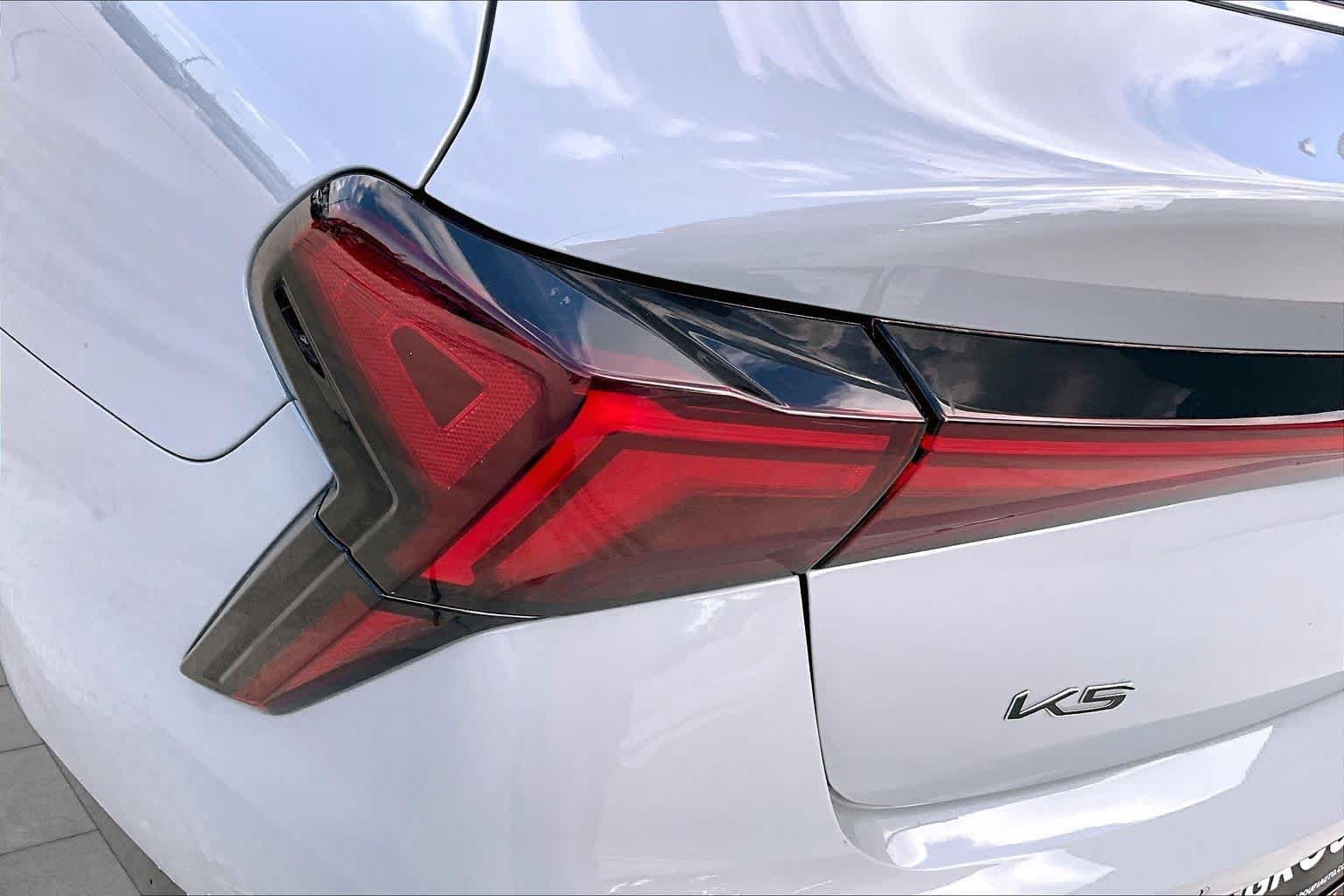 2025 Kia K5 photo 26 of 31
