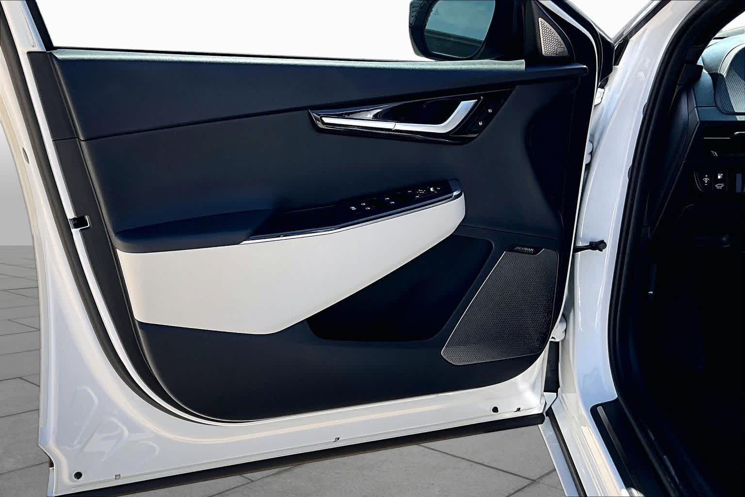 2024 Kia EV6 GT-Line Snow White Pearl at Beck & Masten Kia