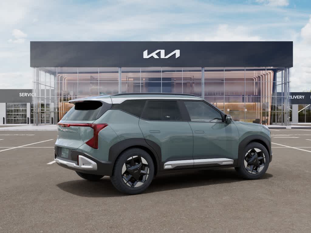 2027 Kia Seltos photo 6 of 27