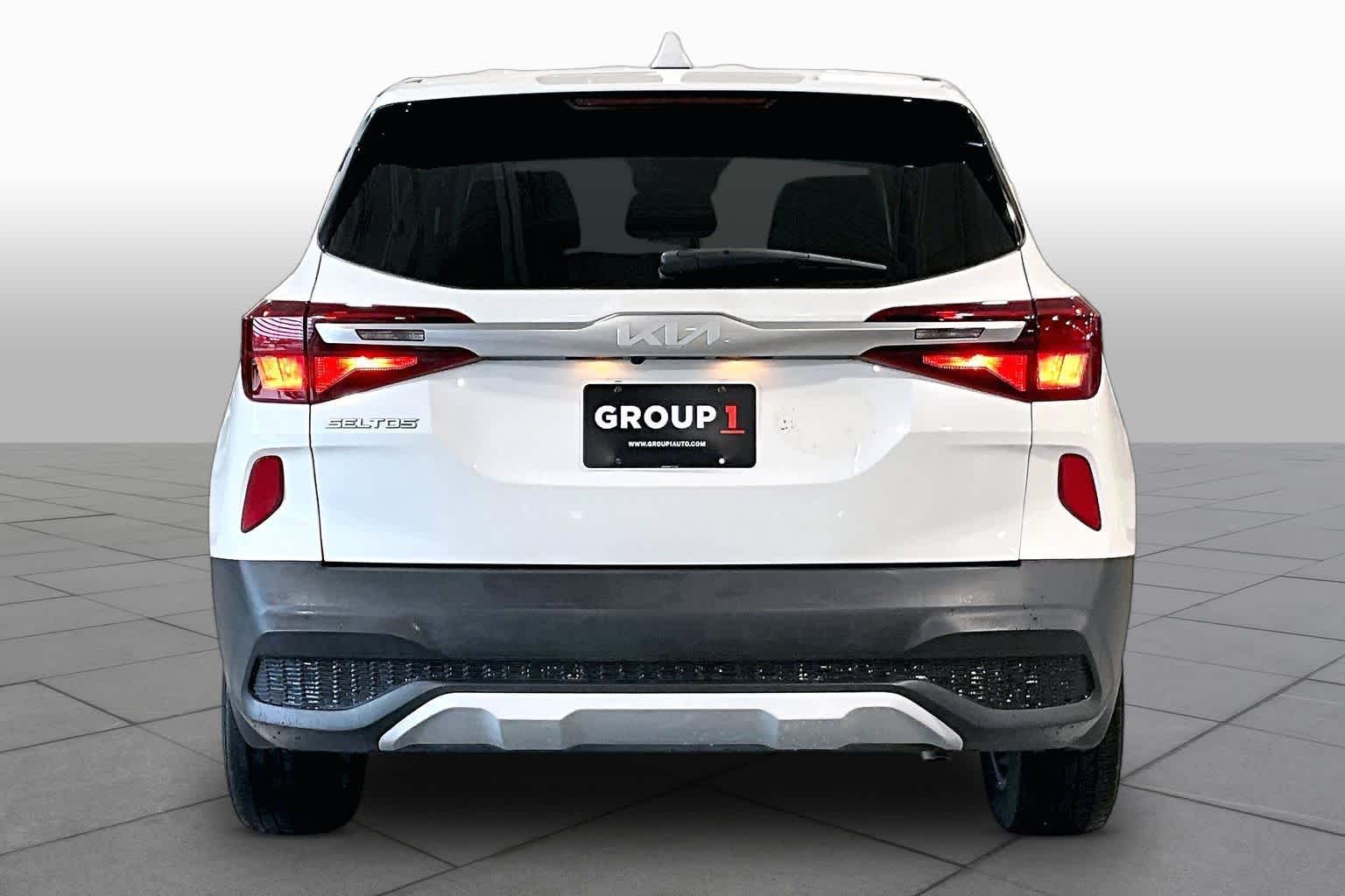 2023 Kia Seltos LX Snow White Pearl at HGreg Houston