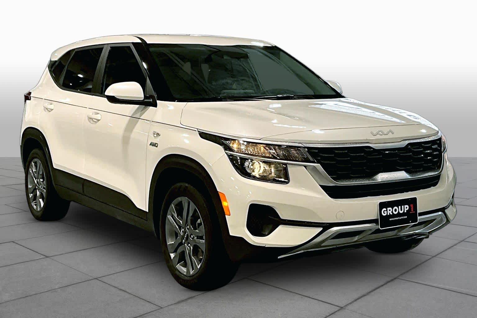 2023 Kia Seltos LX Snow White Pearl at HGreg Houston