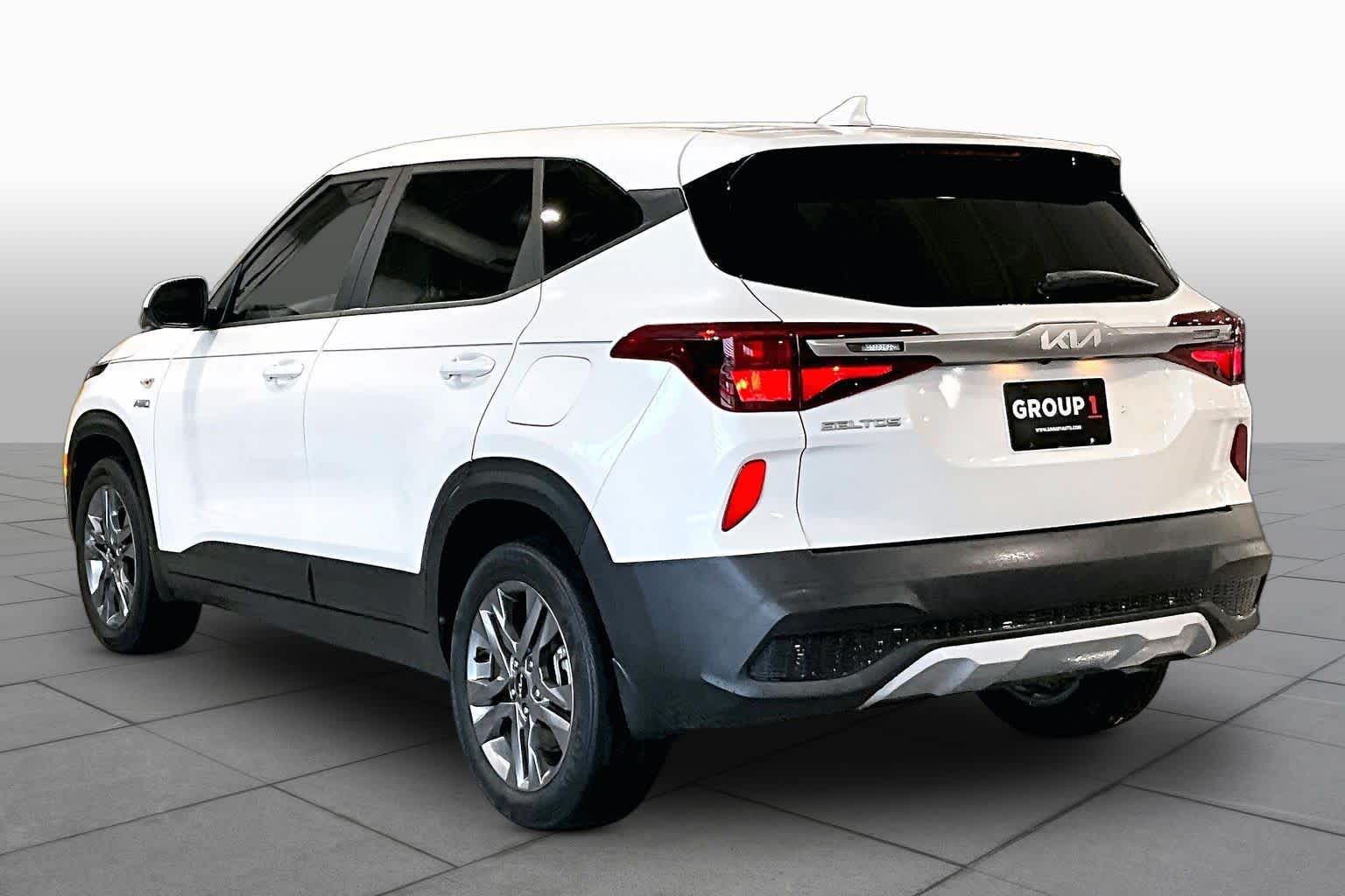 2023 Kia Seltos LX Snow White Pearl at HGreg Houston