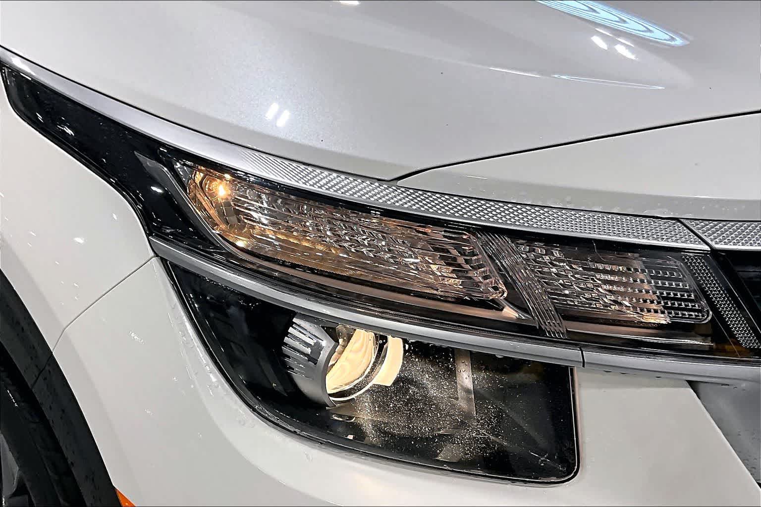 2023 Kia Seltos LX Snow White Pearl at HGreg Houston