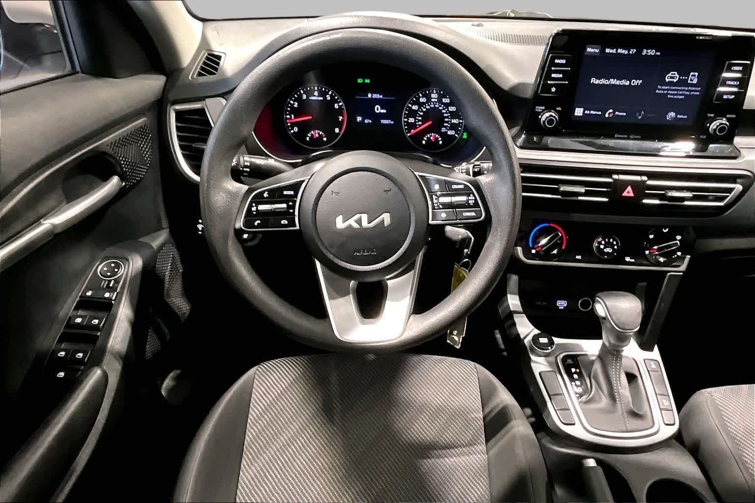 2023 Kia Seltos LX Snow White Pearl at HGreg Houston