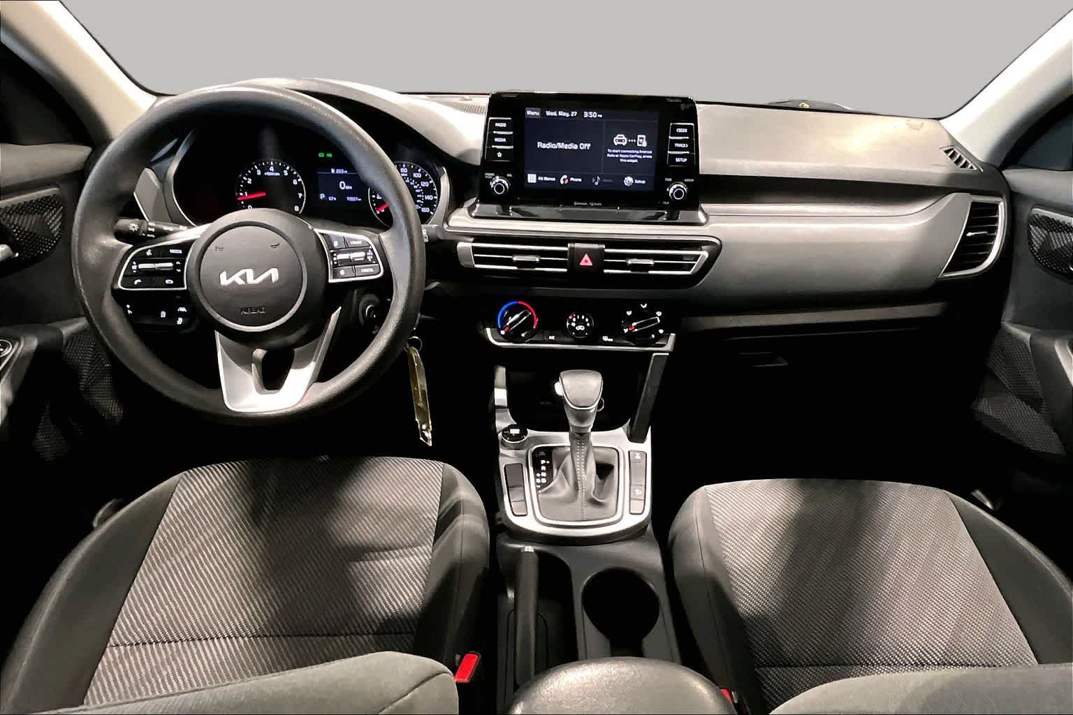 2023 Kia Seltos LX Snow White Pearl at HGreg Houston