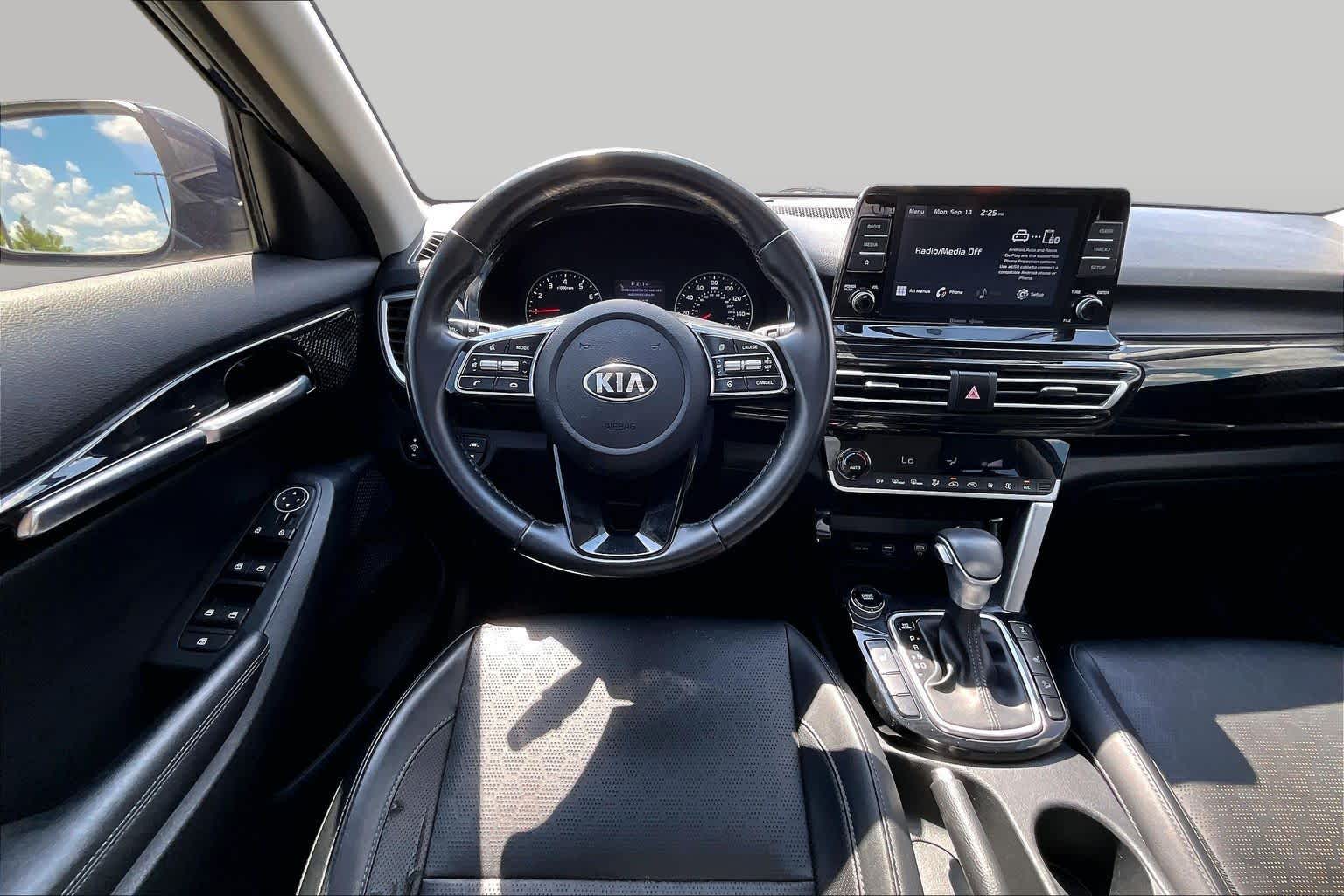 2021 Kia Seltos photo 6 of 31