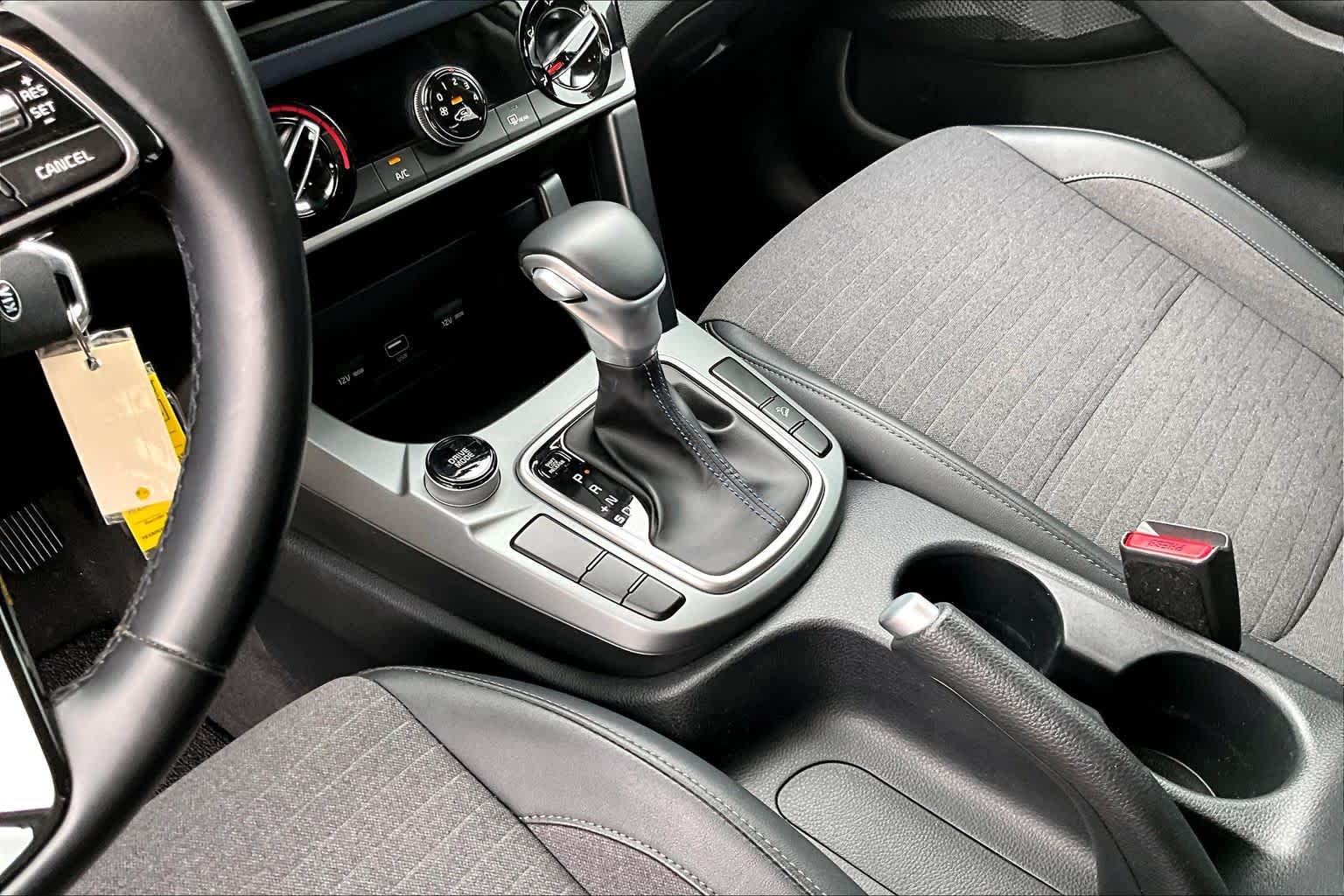 2021 Kia Seltos photo 15 of 30