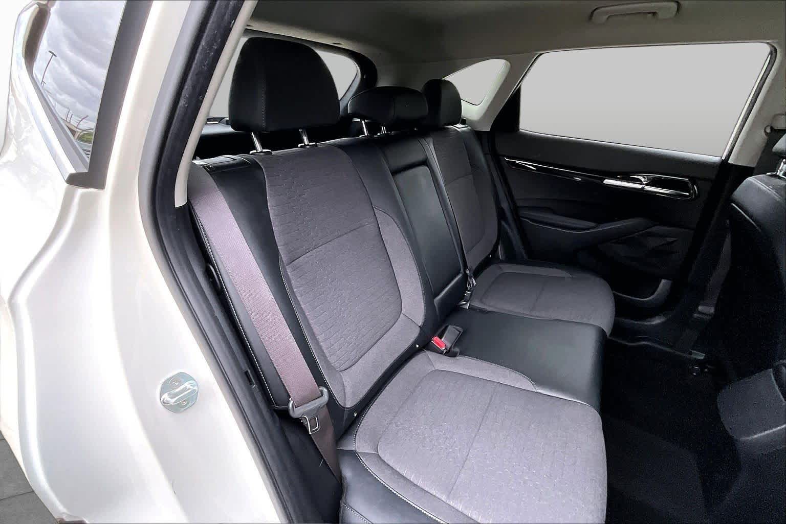 2021 Kia Seltos photo 19 of 30