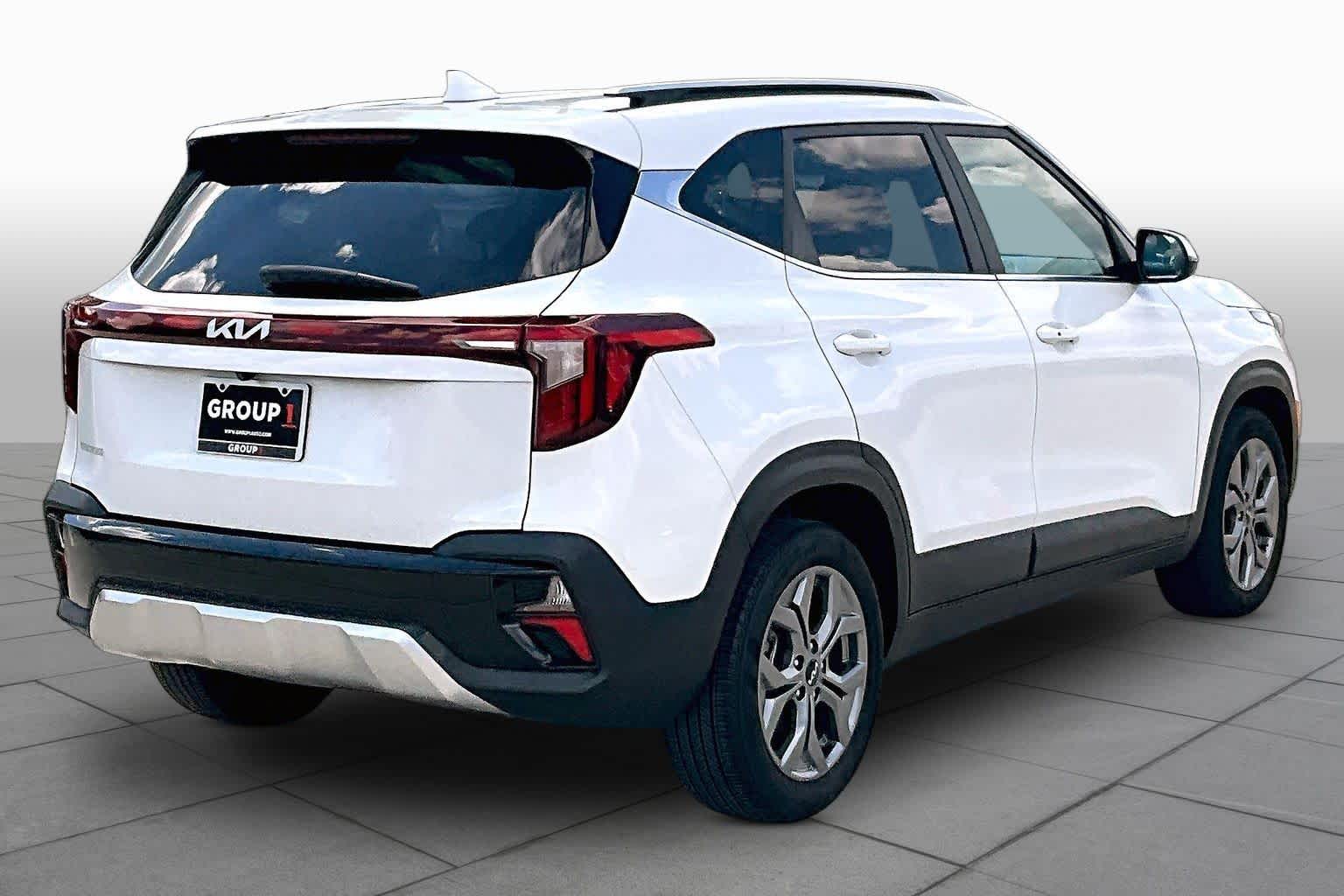 2024 Kia Seltos photo 12 of 32