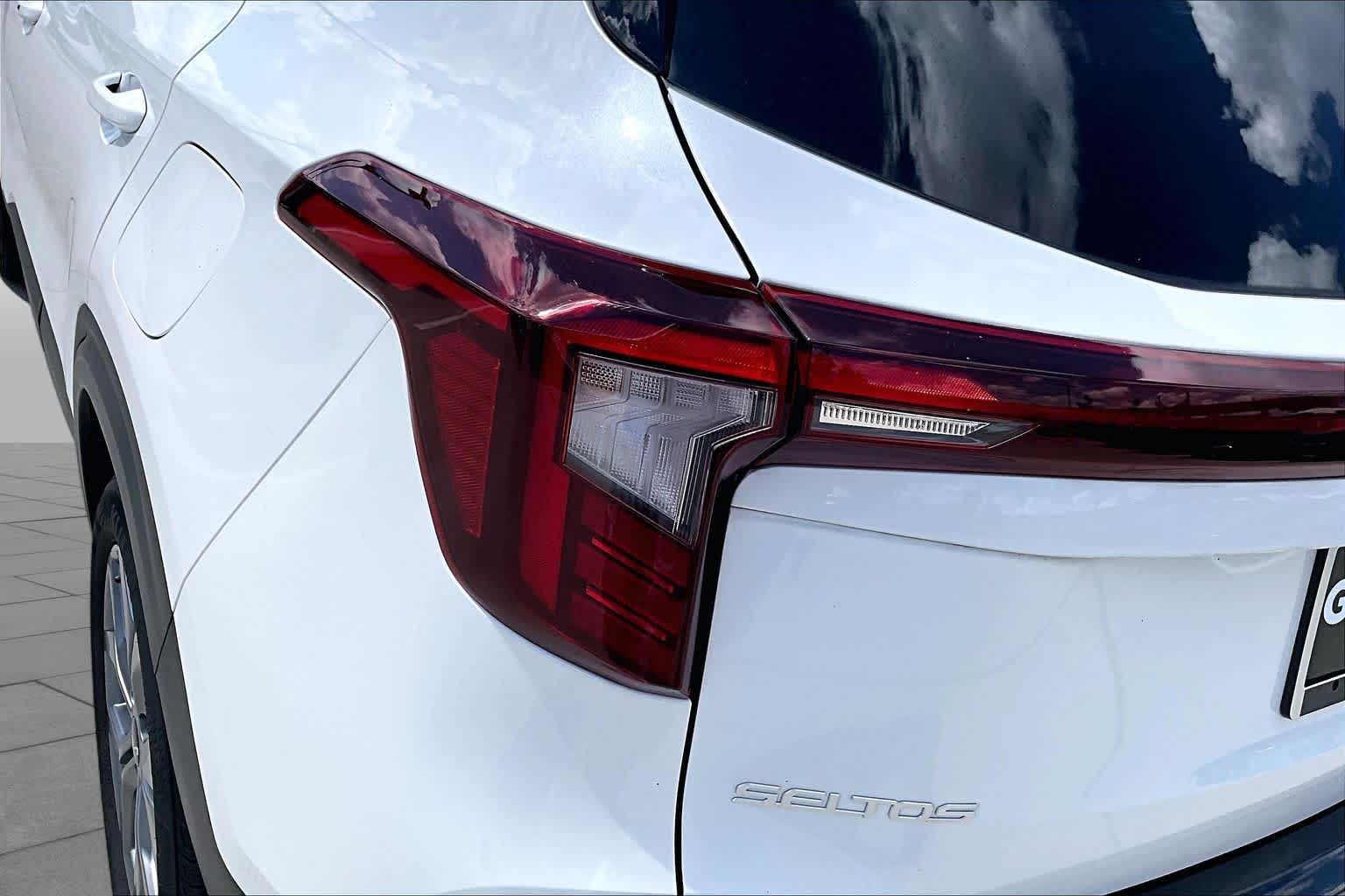 2024 Kia Seltos photo 27 of 32