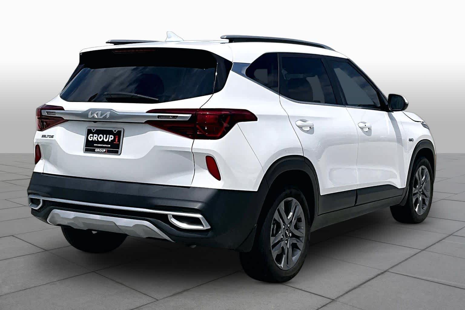 2023 Kia Seltos S Snow White Pearl at Tomball Ford