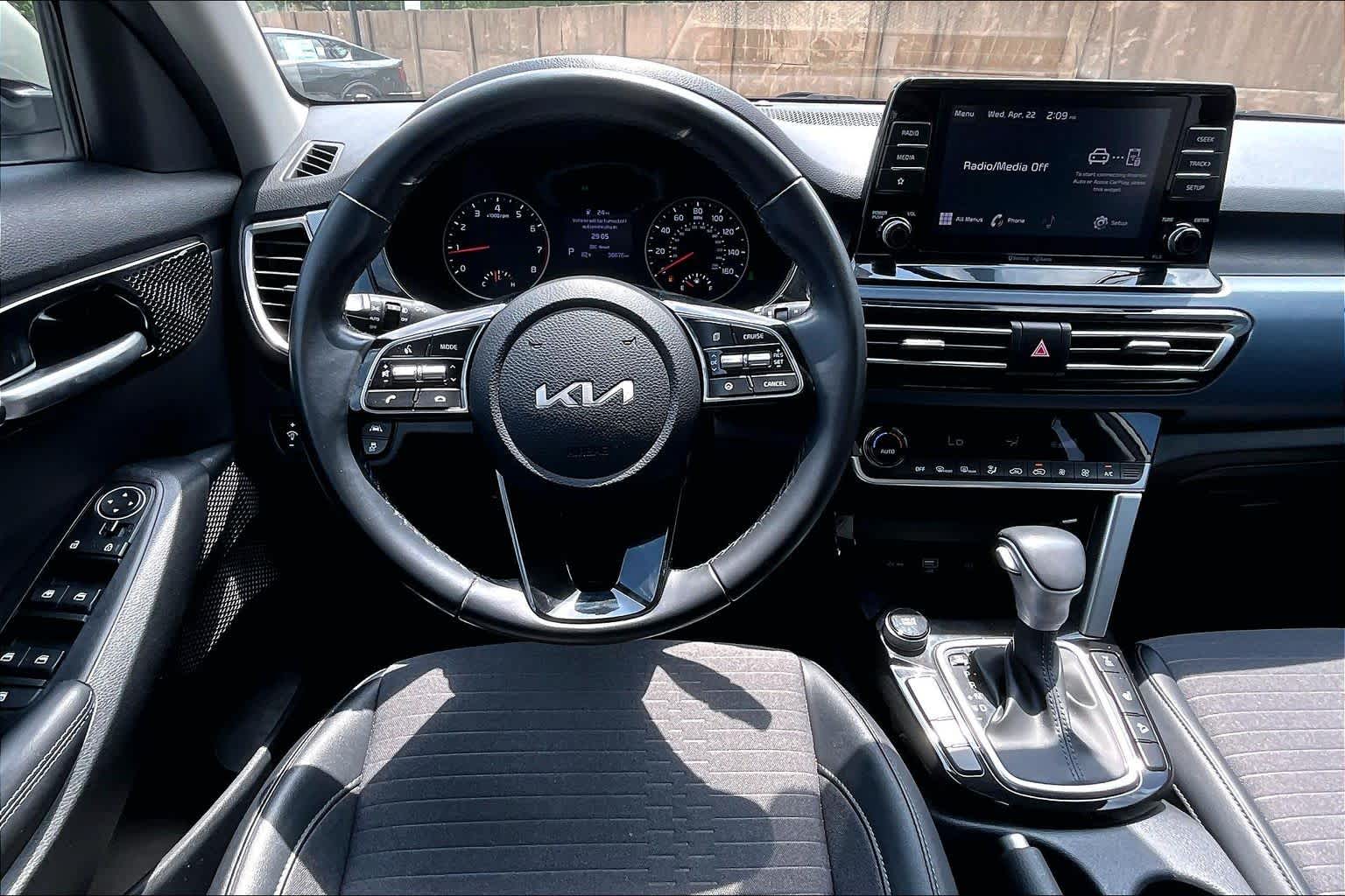 2023 Kia Seltos S Snow White Pearl at Tomball Ford