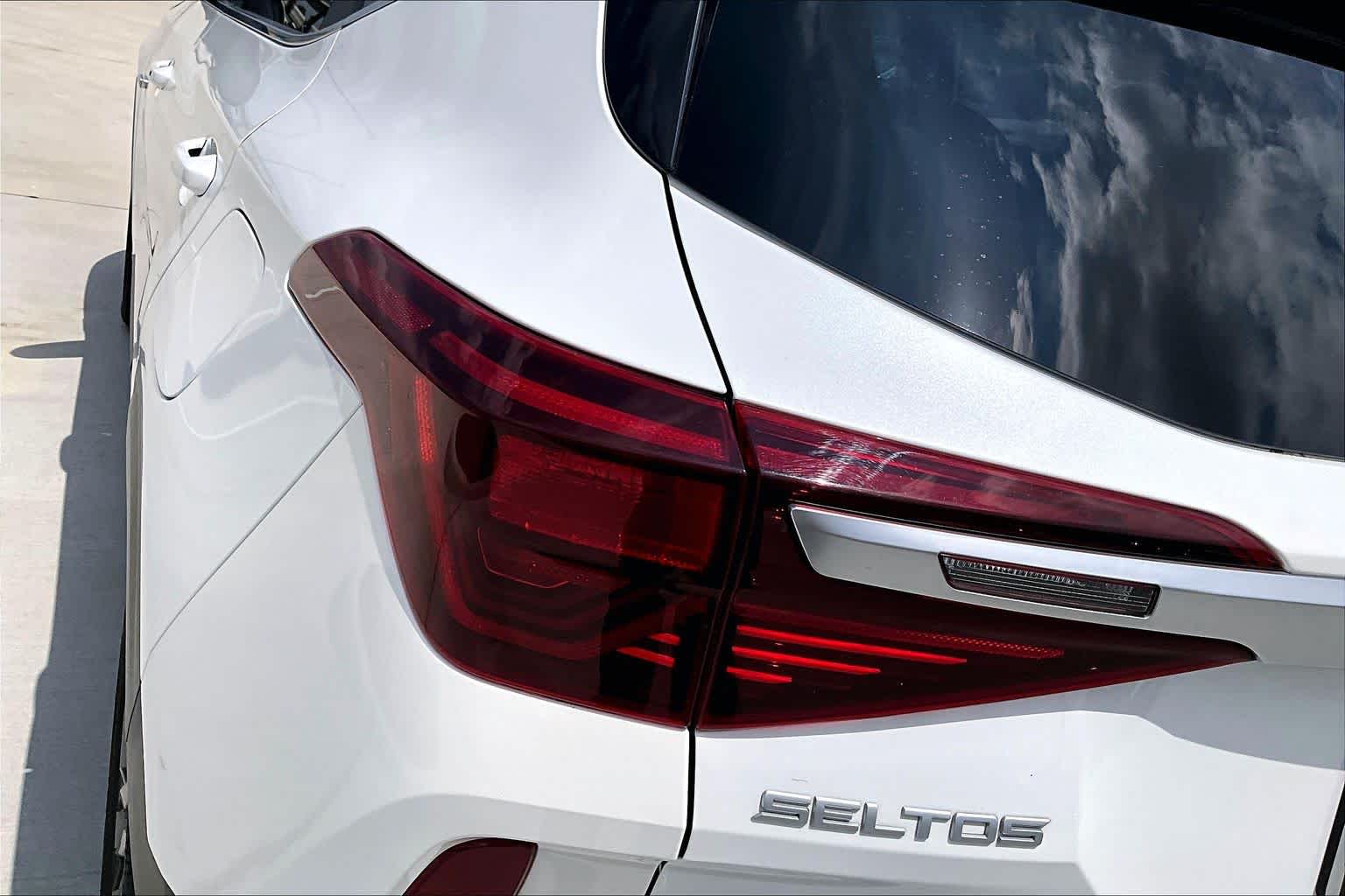 2023 Kia Seltos S Snow White Pearl at Tomball Ford