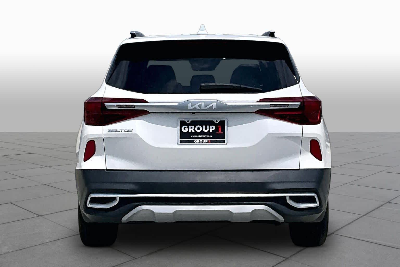 2023 Kia Seltos S Snow White Pearl at Tomball Ford
