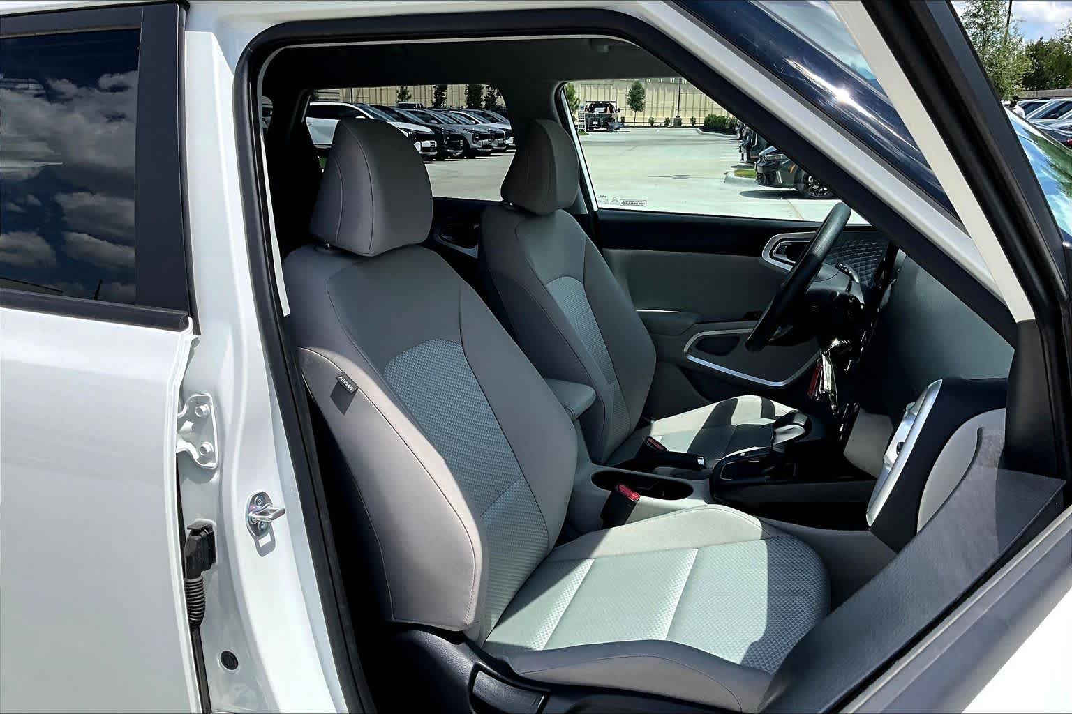 2025 Kia Soul LX - 8