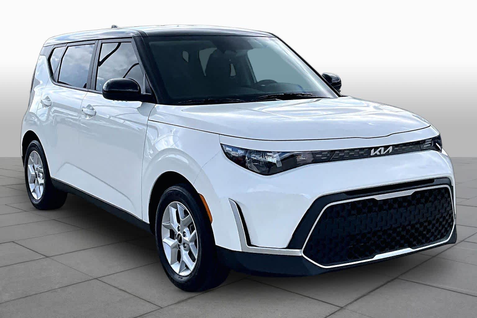 2025 Kia Soul S Clear White/Black Roof at Group 1 GMC Buick South