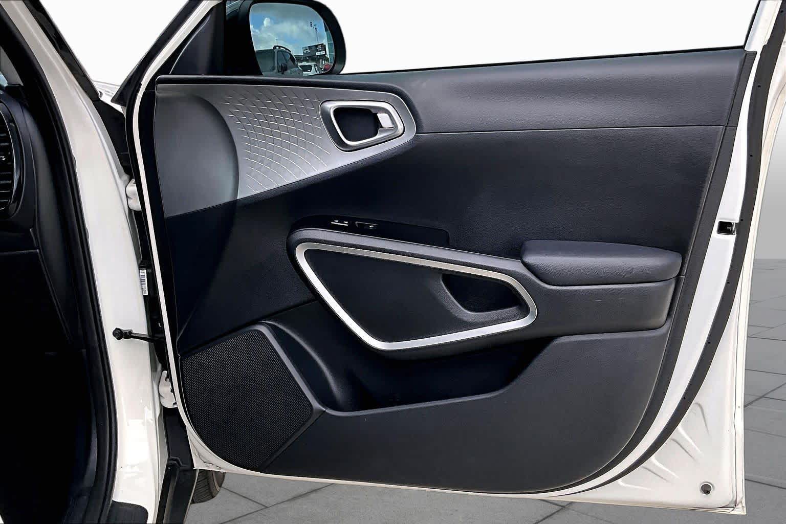 2025 Kia Soul S Clear White/Black Roof at Group 1 GMC Buick South