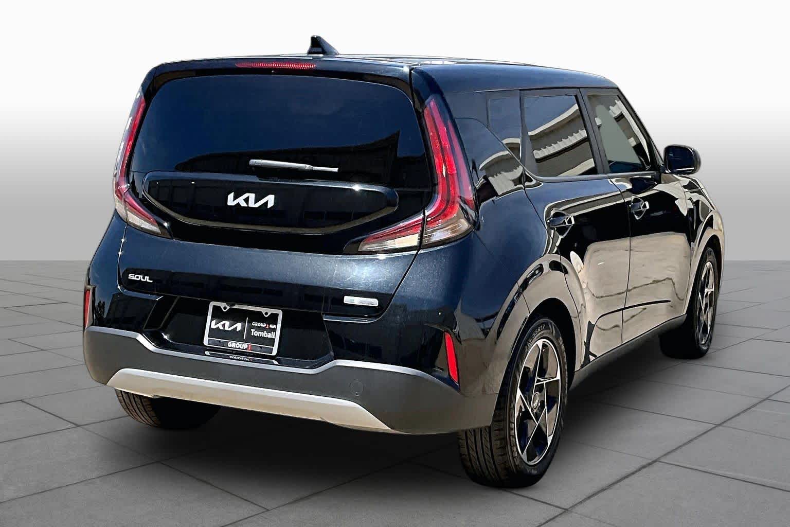 2023 Kia Soul EX - 11