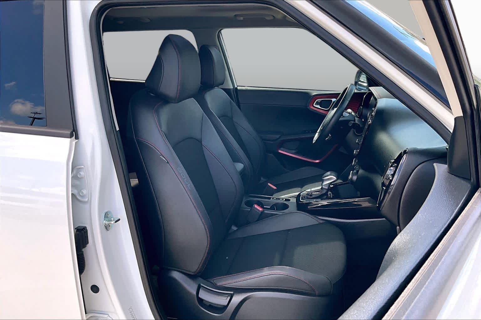2024 Kia Soul GT-Line Snow White Pearl at Beck & Masten Kia
