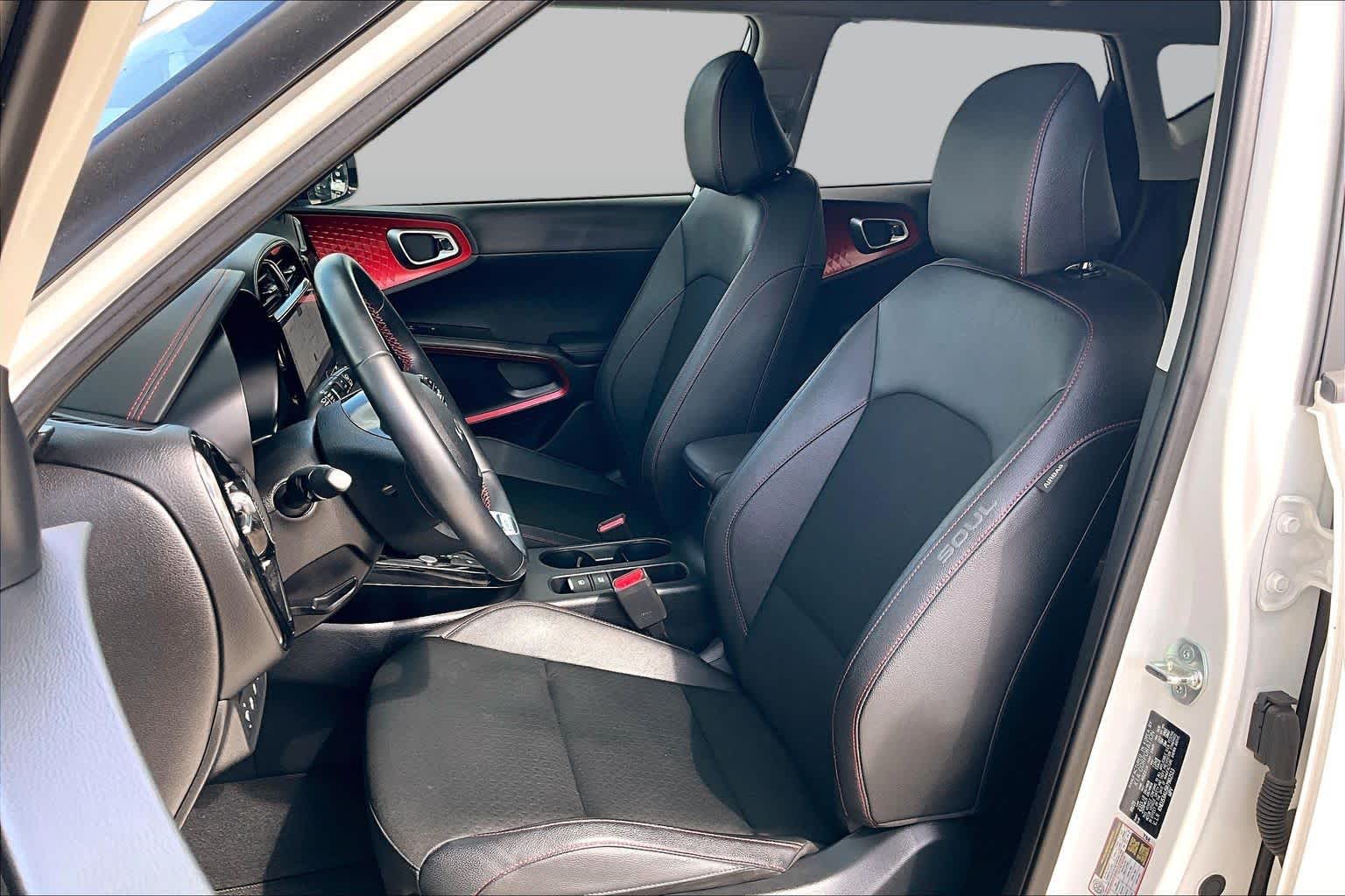 2024 Kia Soul GT-Line Snow White Pearl at Beck & Masten Kia