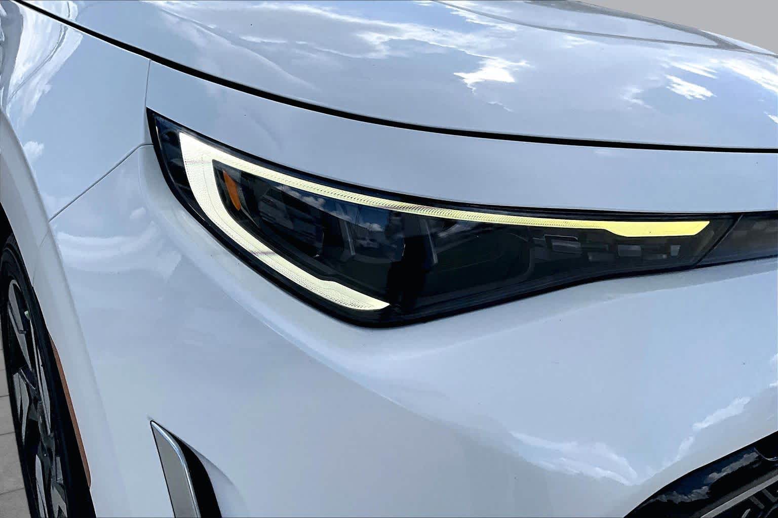 2024 Kia Soul GT-Line Snow White Pearl at Beck & Masten Kia