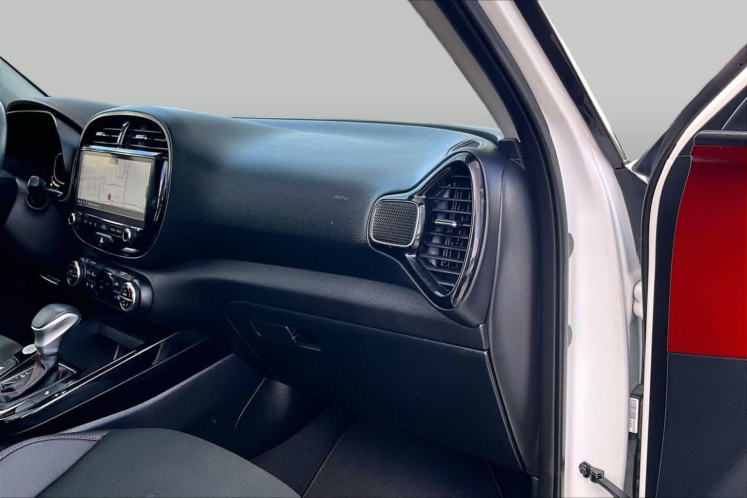 2024 Kia Soul GT-Line Snow White Pearl at Beck & Masten Kia