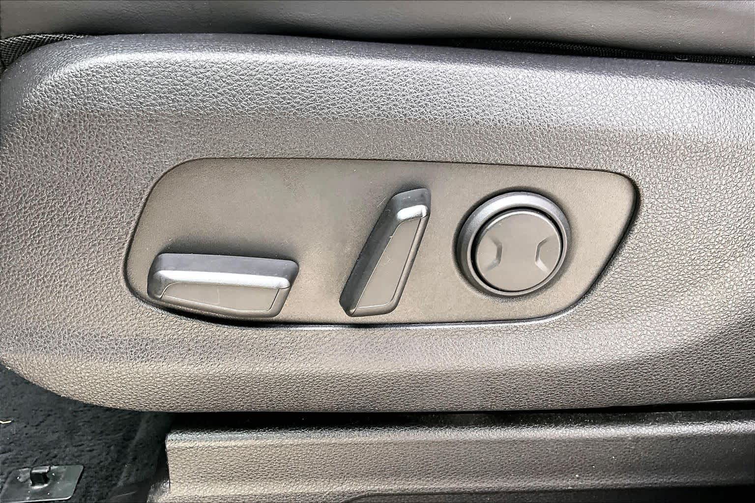2023 Kia Carnival EX Snow White Pearl at Tomball Chrysler Dodge Jeep Ram
