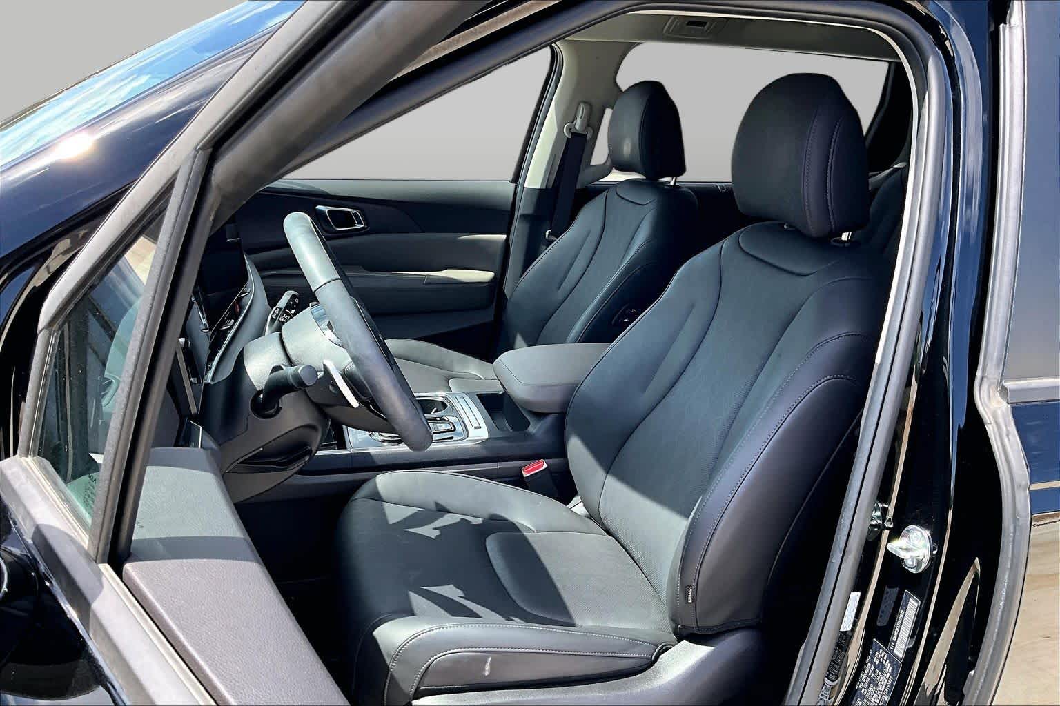 2026 Kia Carnival Hybrid EX Aurora Black Pearl at Beck & Masten Kia