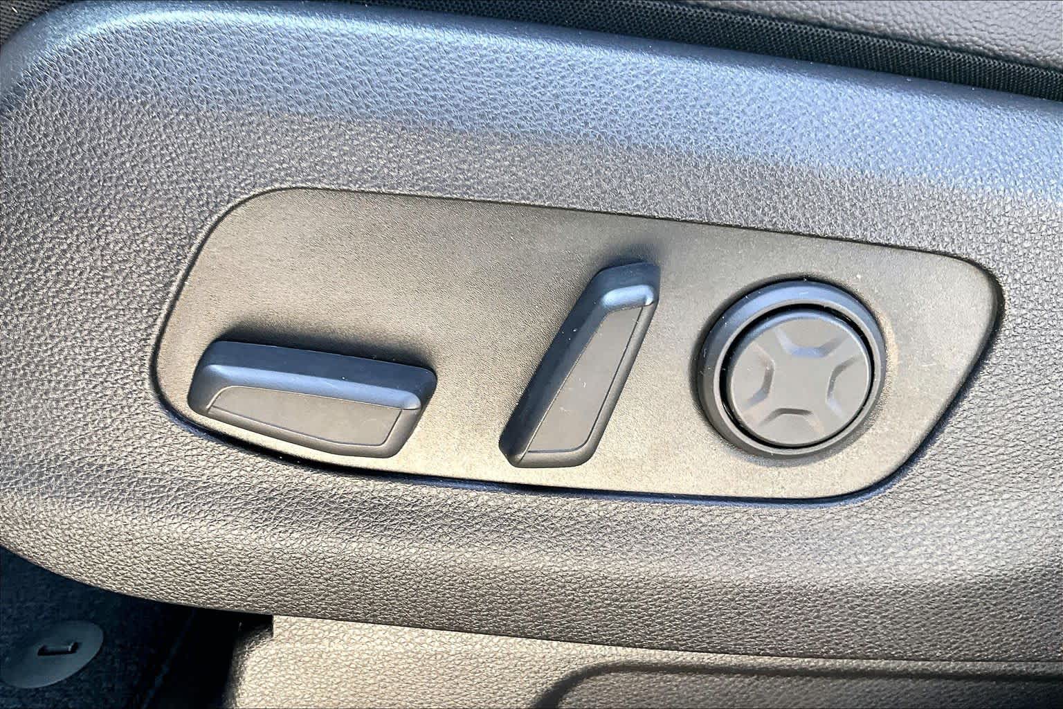 2024 Kia Carnival SX Prestige Ceramic Silver at Beck & Masten Kia
