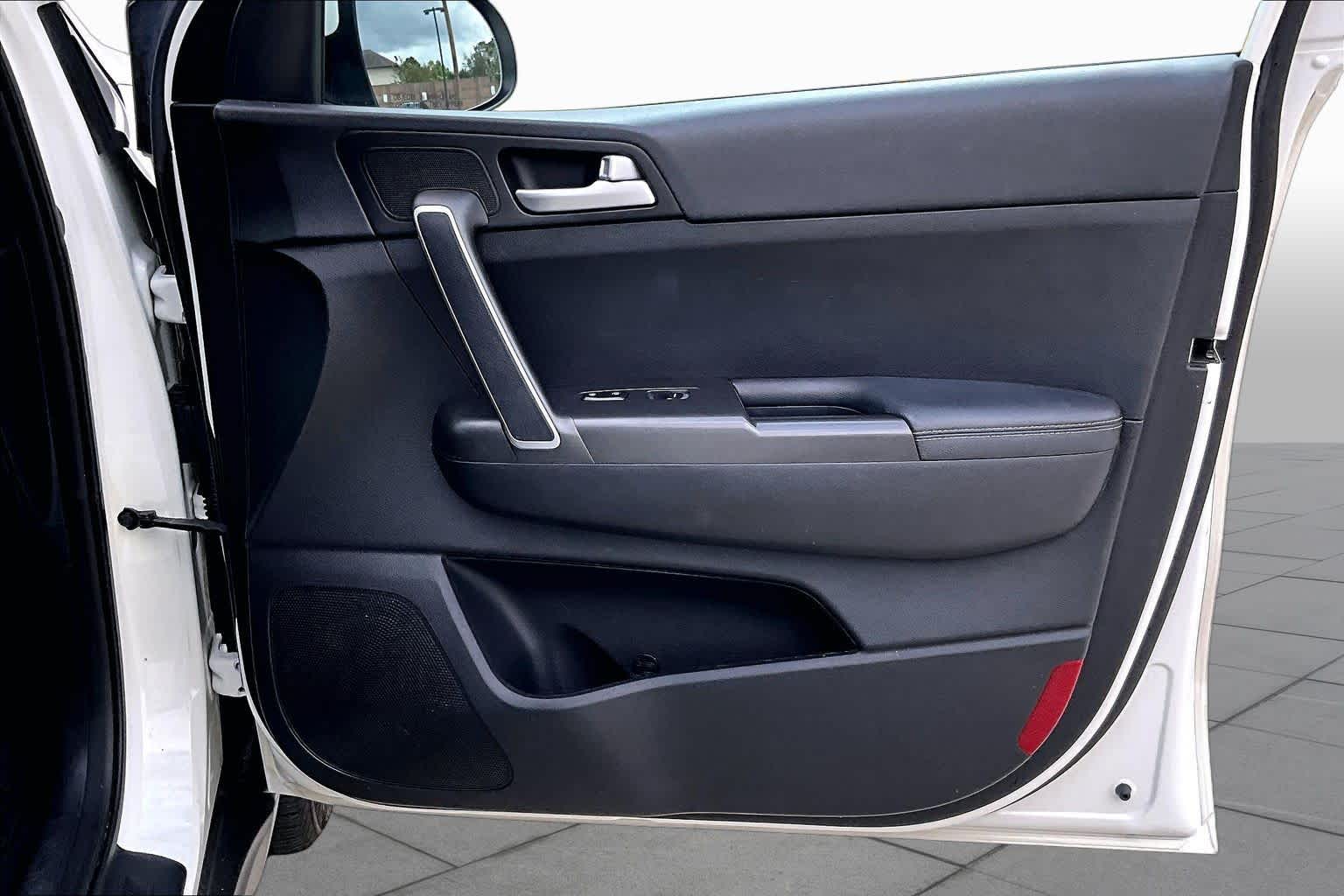 2018 Kia Sportage photo 20 of 27