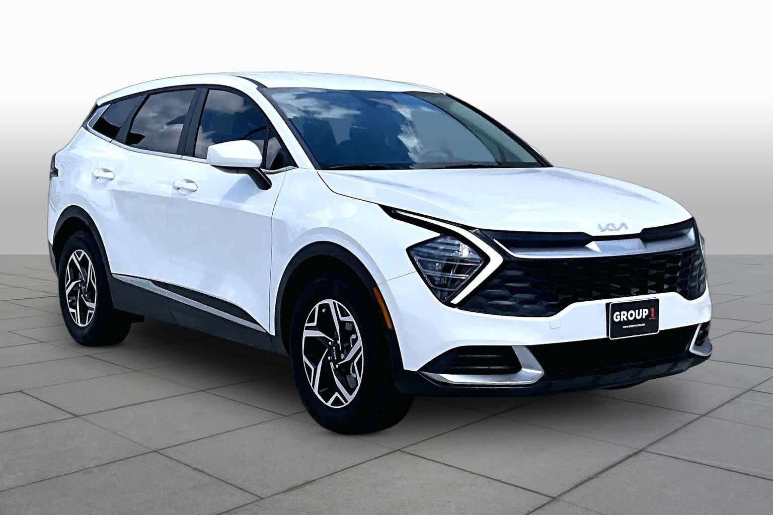 2024 Kia Sportage LX Snow White Pearl at Beck & Masten Kia
