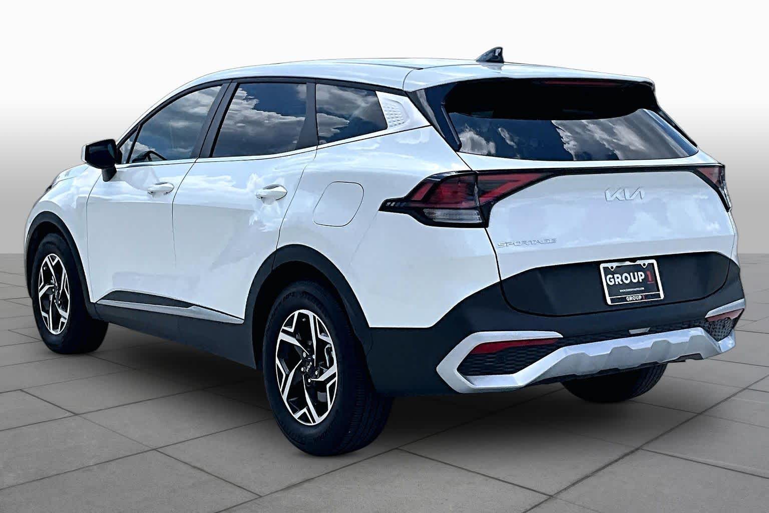 2024 Kia Sportage LX Snow White Pearl at Beck & Masten Kia