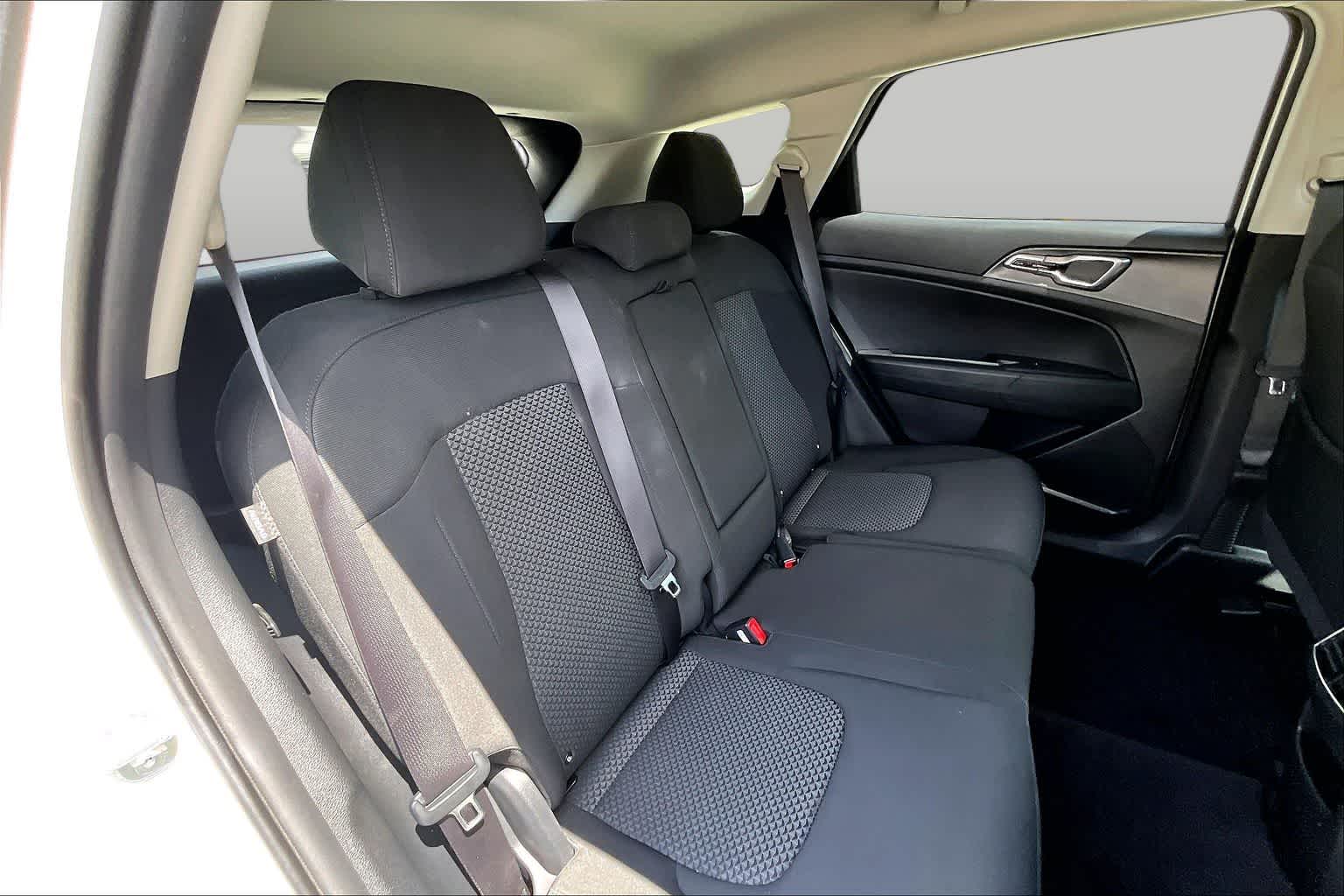 2024 Kia Sportage LX Snow White Pearl at Beck & Masten Kia