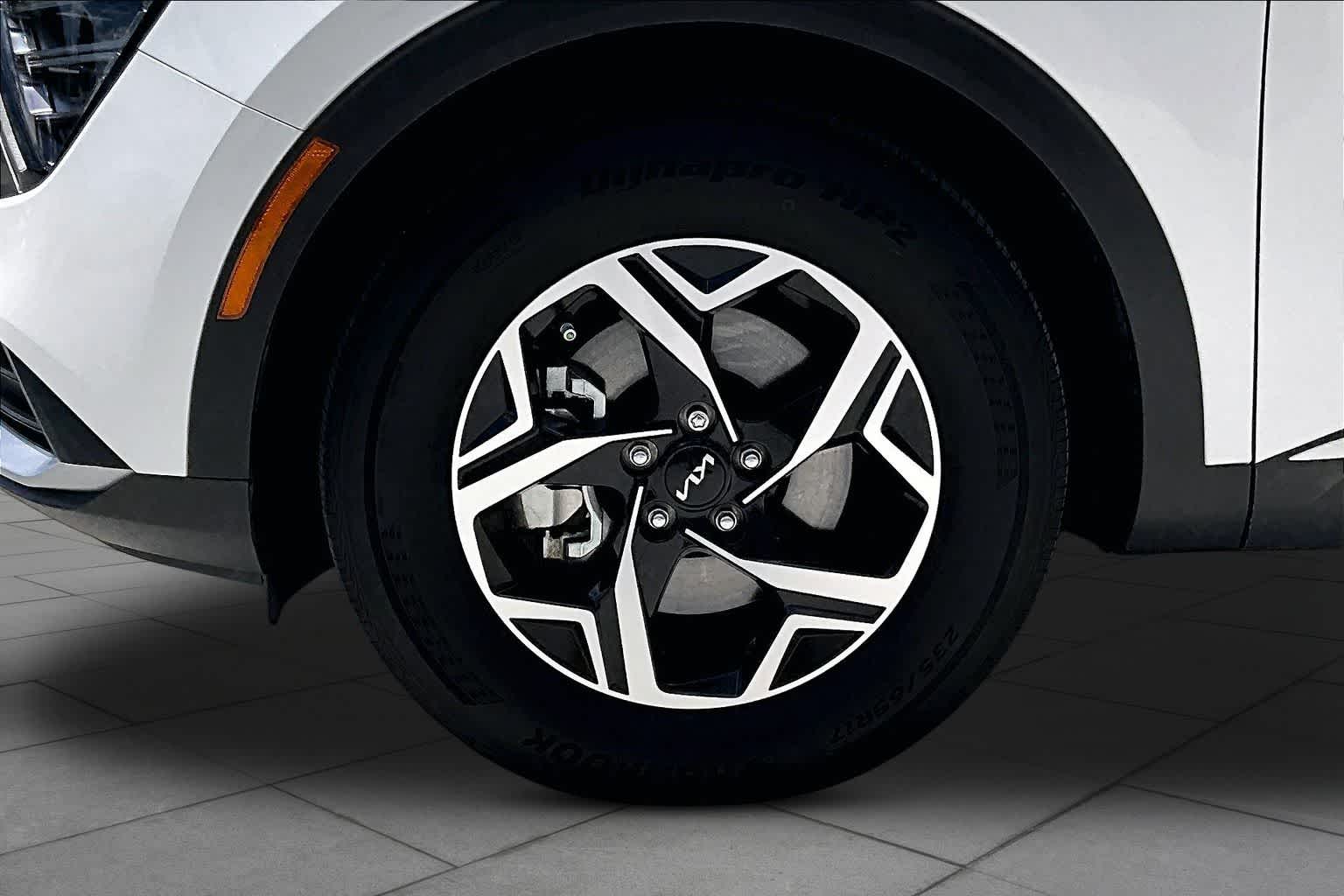 2024 Kia Sportage LX Snow White Pearl at Beck & Masten Kia