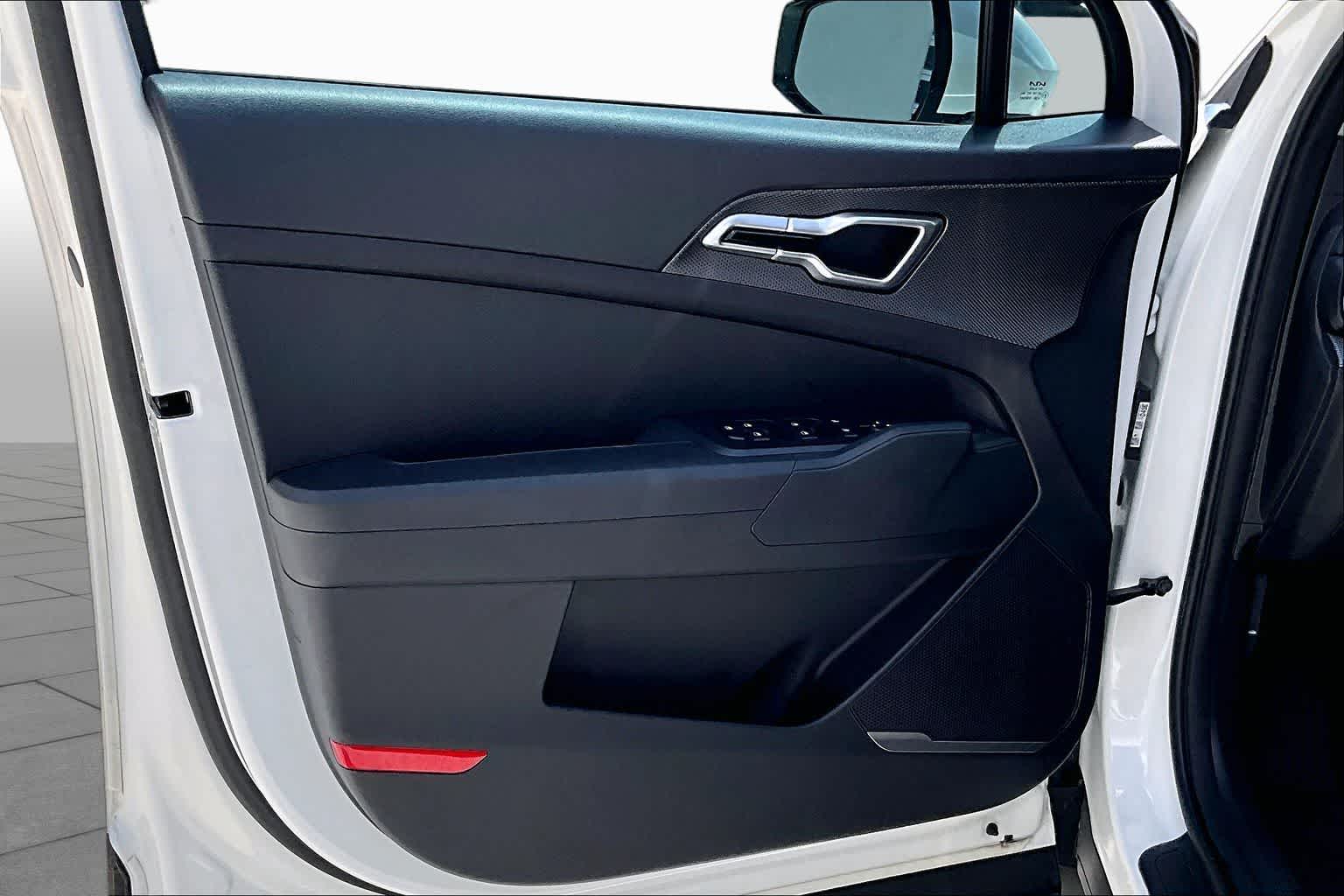 2024 Kia Sportage LX Snow White Pearl at Beck & Masten Kia