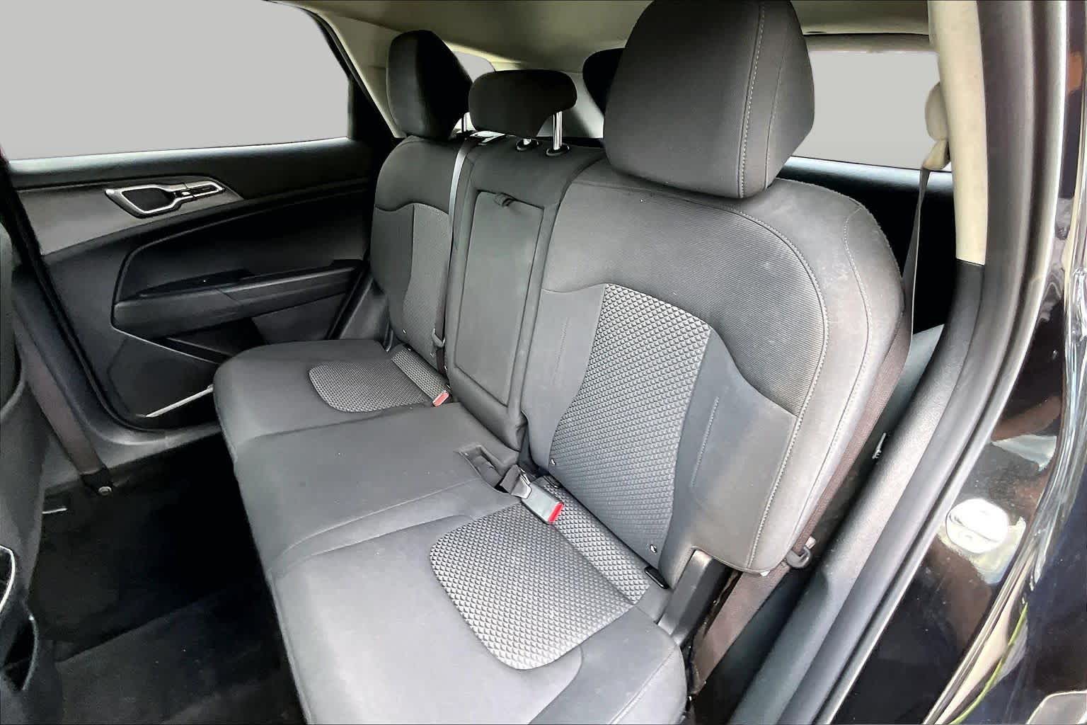 2023 Kia Sportage Hybrid photo 18 of 32