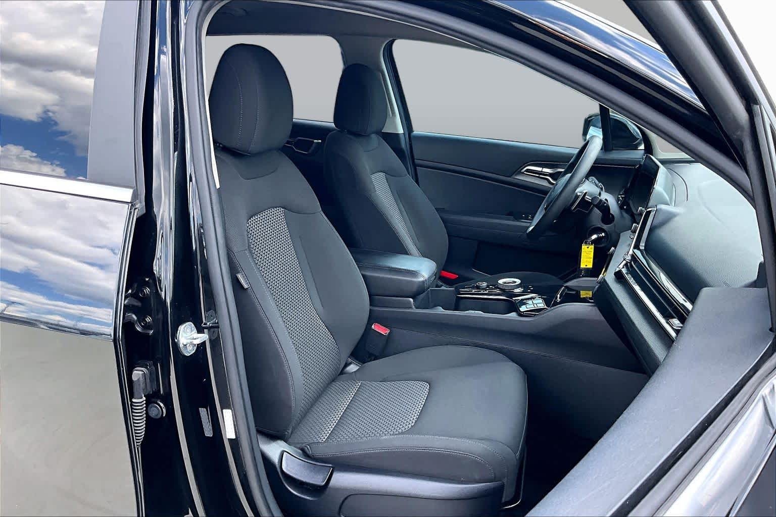 2023 Kia Sportage Hybrid photo 9 of 32