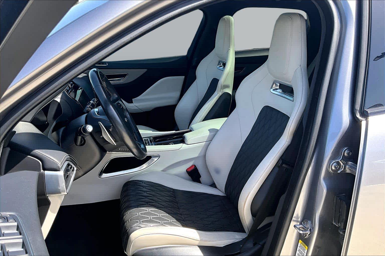 2020 Jaguar F-PACE SVR - 7
