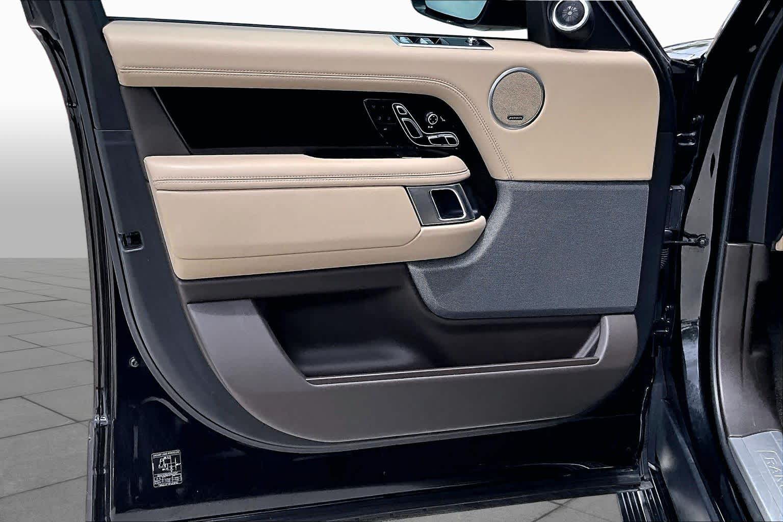 2018 Land Rover Range Rover HSE Santorini Black Metallic at HGreg Houston