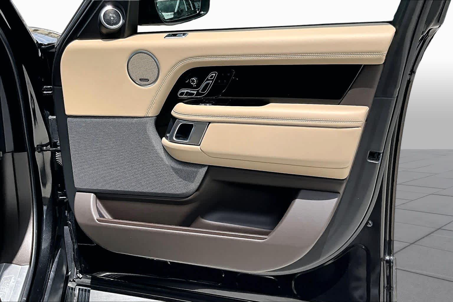 2018 Land Rover Range Rover HSE Santorini Black Metallic at HGreg Houston