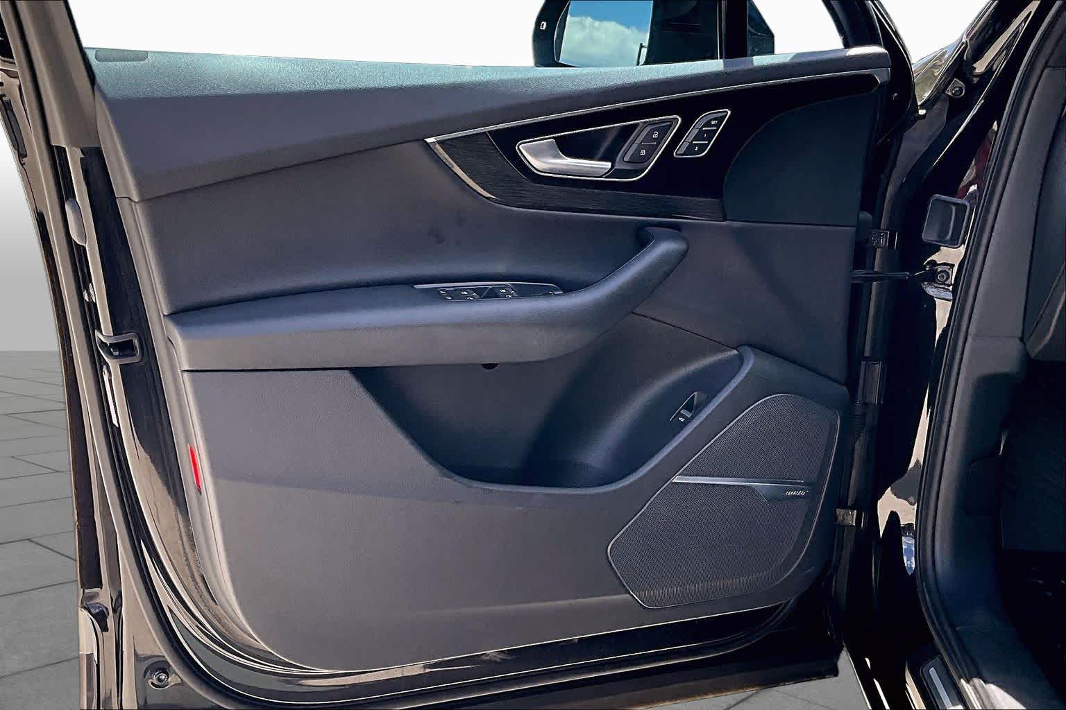 2017 Audi Q7 photo 20 of 33