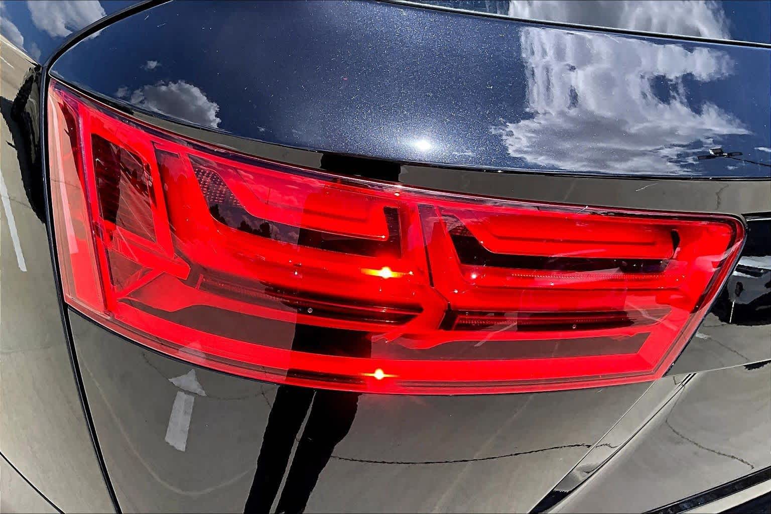 2017 Audi Q7 photo 27 of 33
