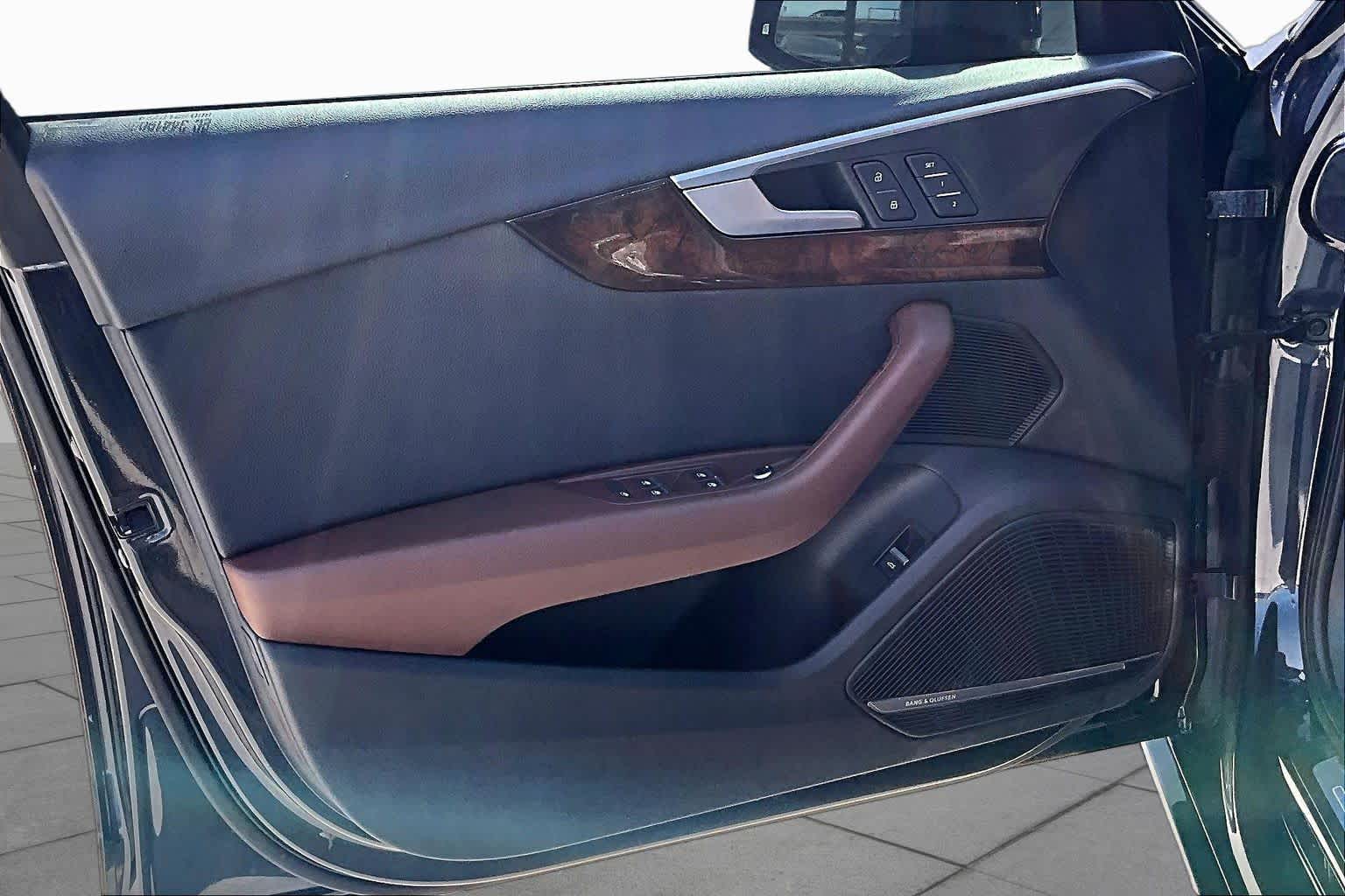 2017 Audi A4 photo 18 of 30