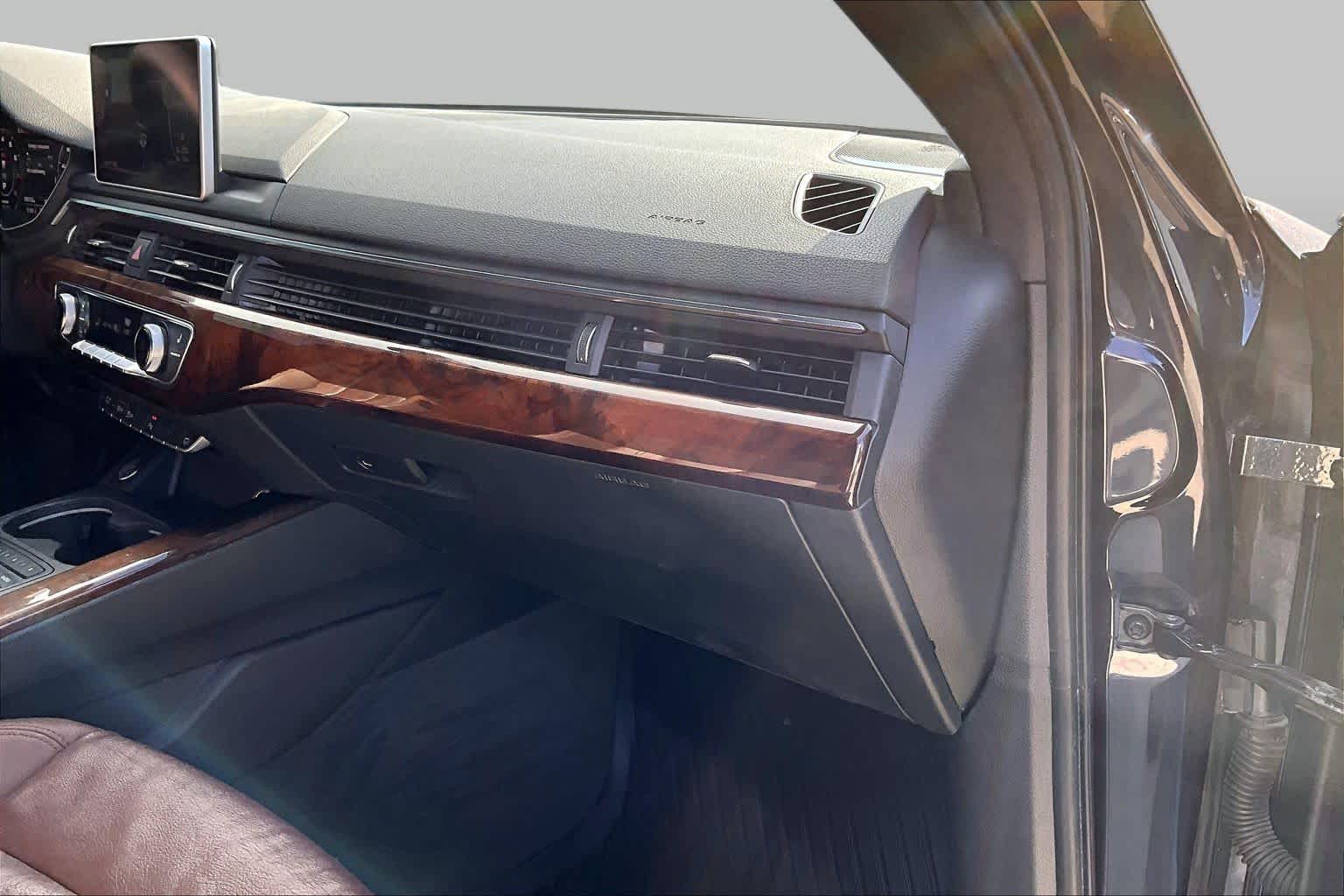 2017 Audi A4 photo 15 of 30