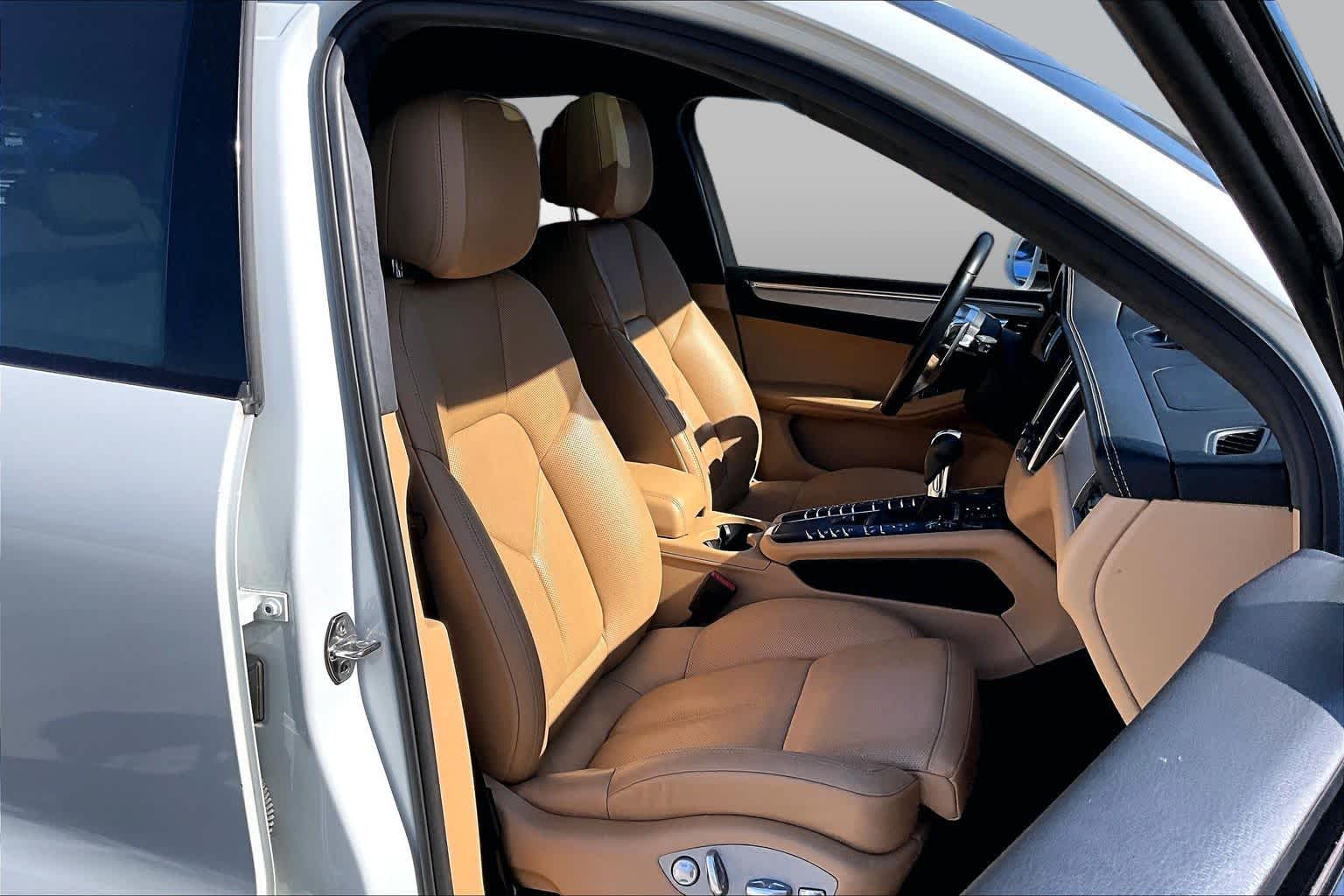 2017 Porsche Macan photo 9 of 31