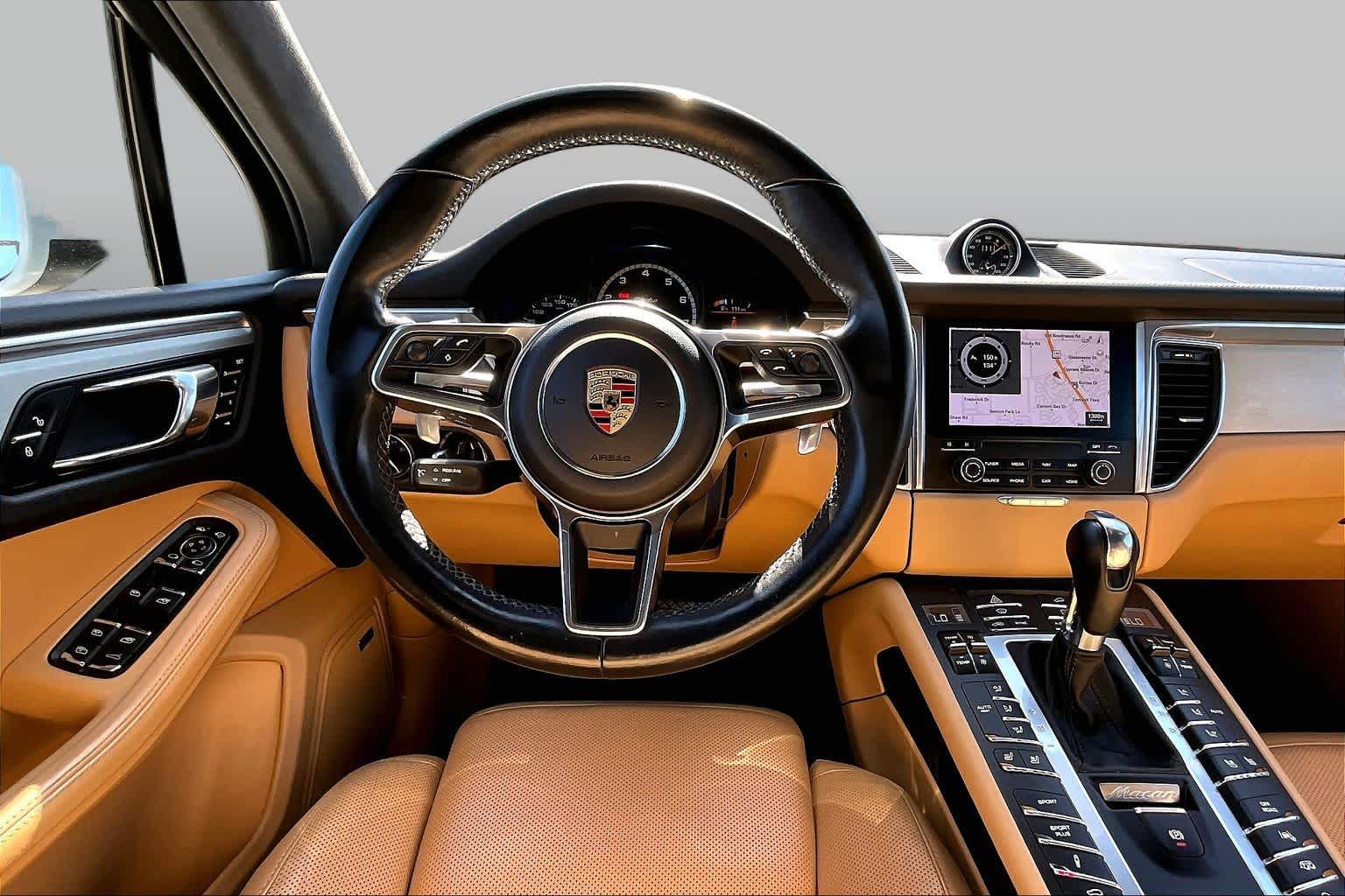 2017 Porsche Macan photo 6 of 31